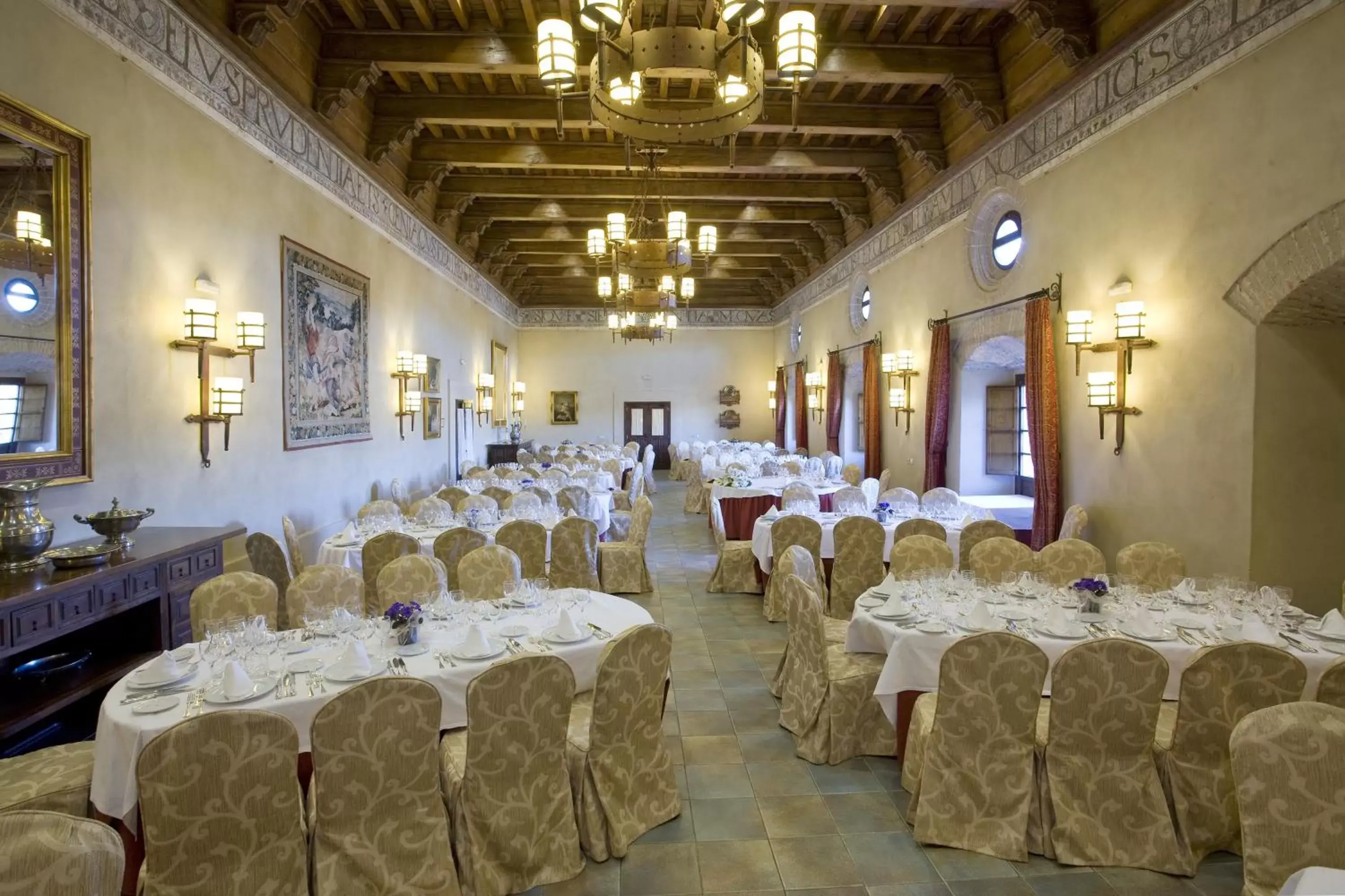 Banquet/Function facilities, Banquet Facilities in Parador de Plasencia
