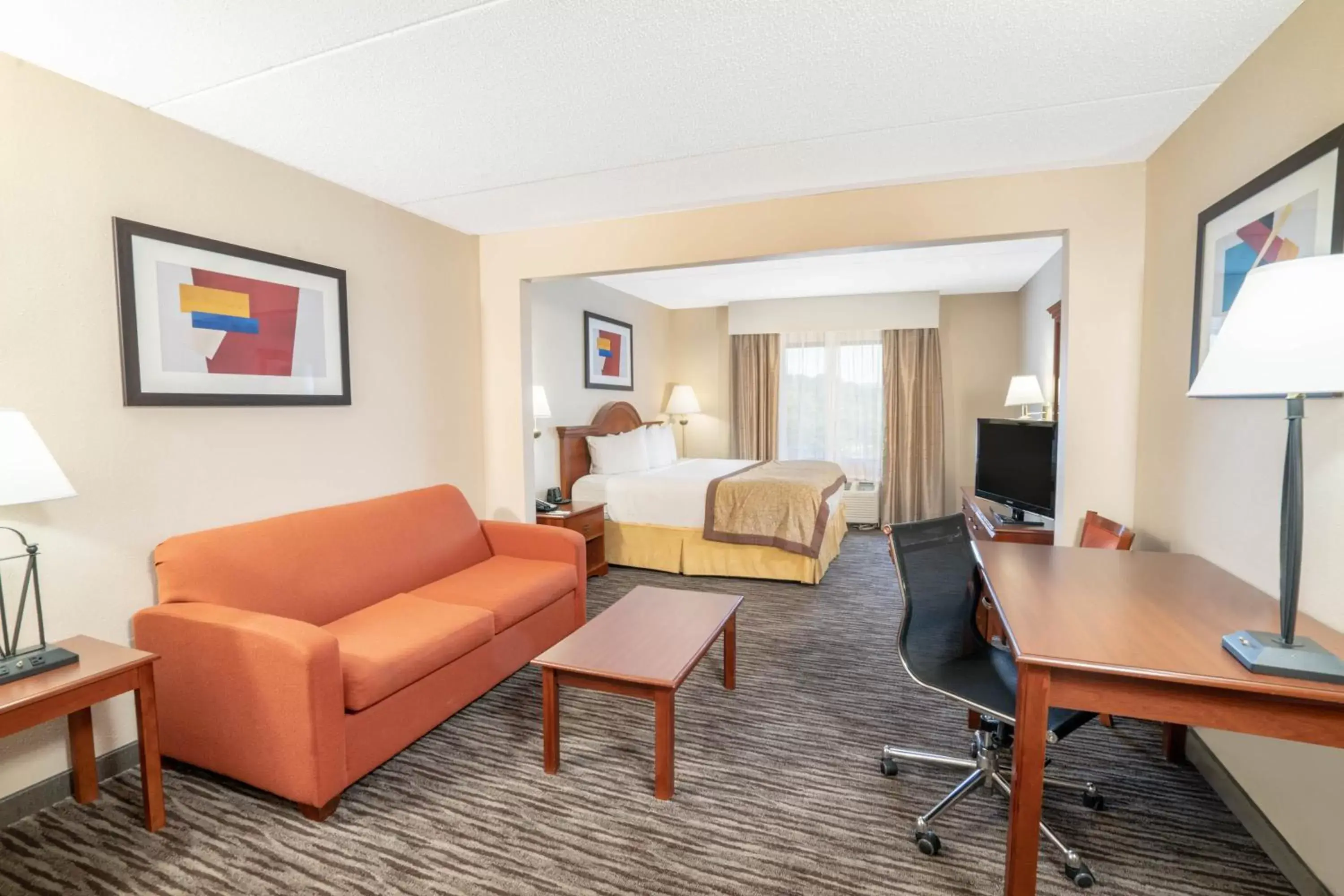 Bedroom, Seating Area in Wingate by Wyndham Charlotte Airport