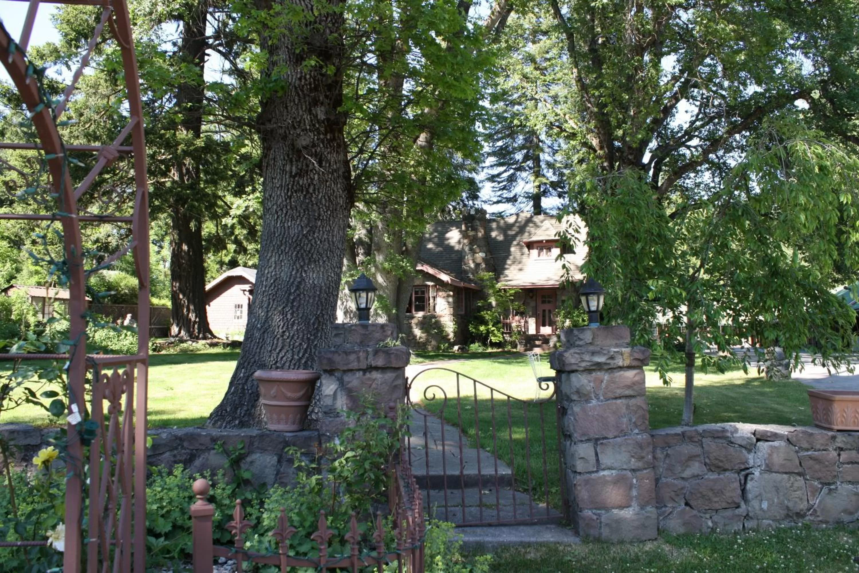 Day in Strawberry Valley Inn