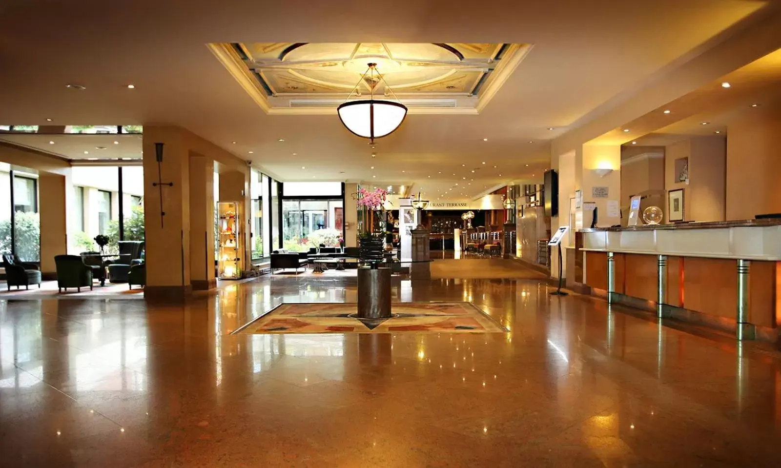 Lobby or reception in Millennium Hotel Paris Charles De Gaulle