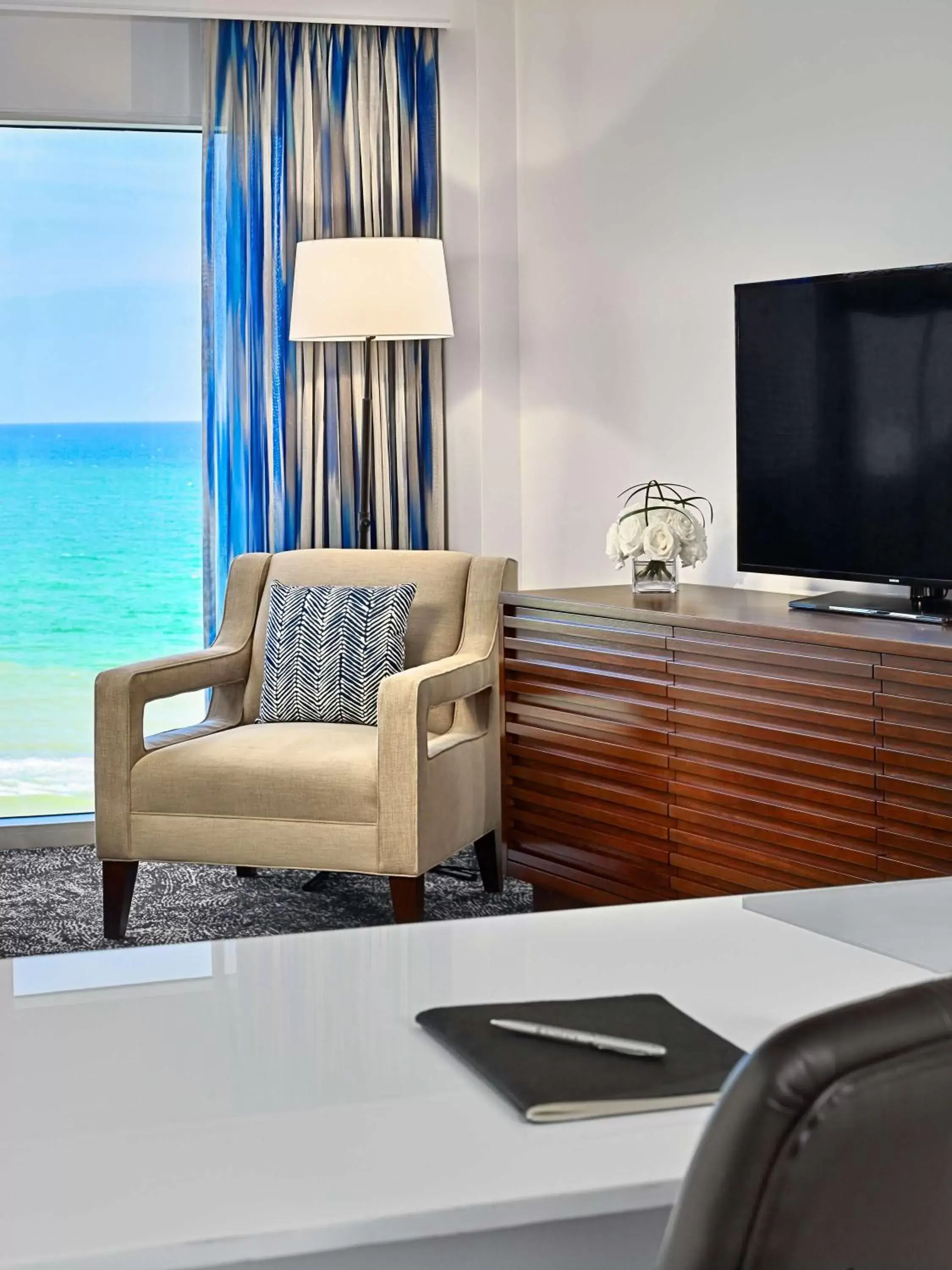 Photo of the whole room, TV/Entertainment Center in Sonesta Fort Lauderdale Beach