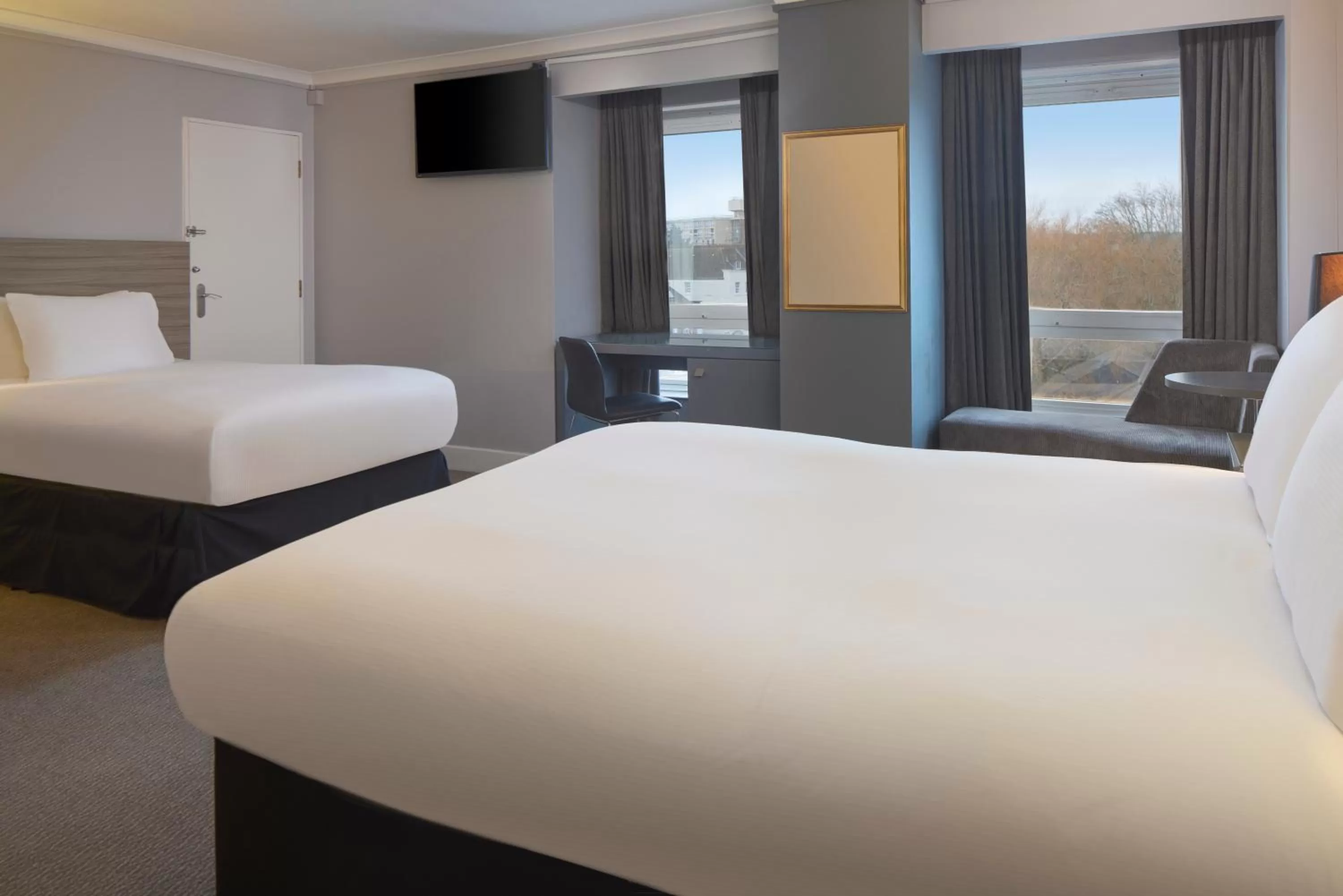 Bedroom, Bed in DoubleTree by Hilton Bristol City Centre