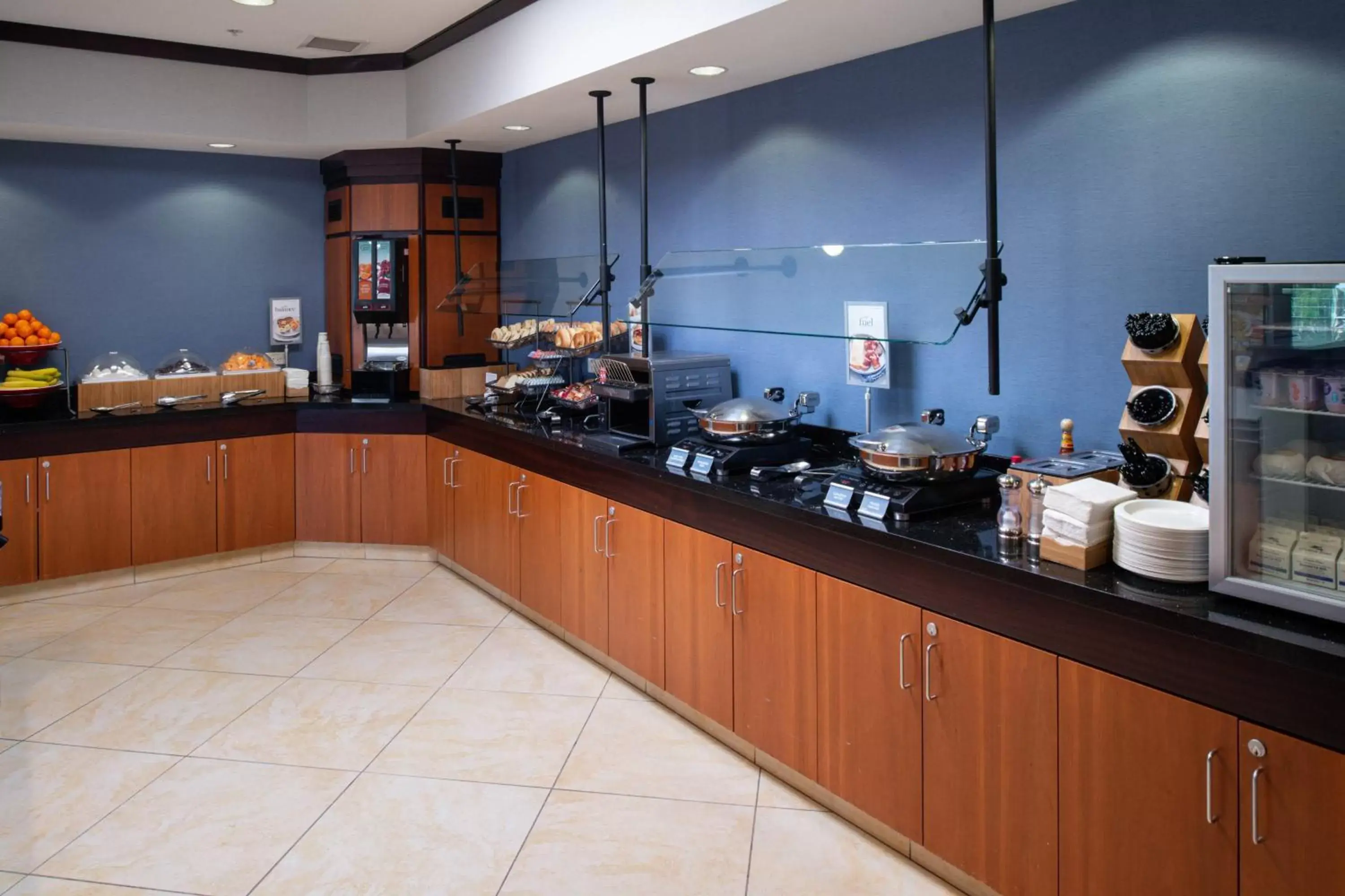 Breakfast, Restaurant/Places to Eat in Fairfield Inn & Suites Santa Cruz - Capitola