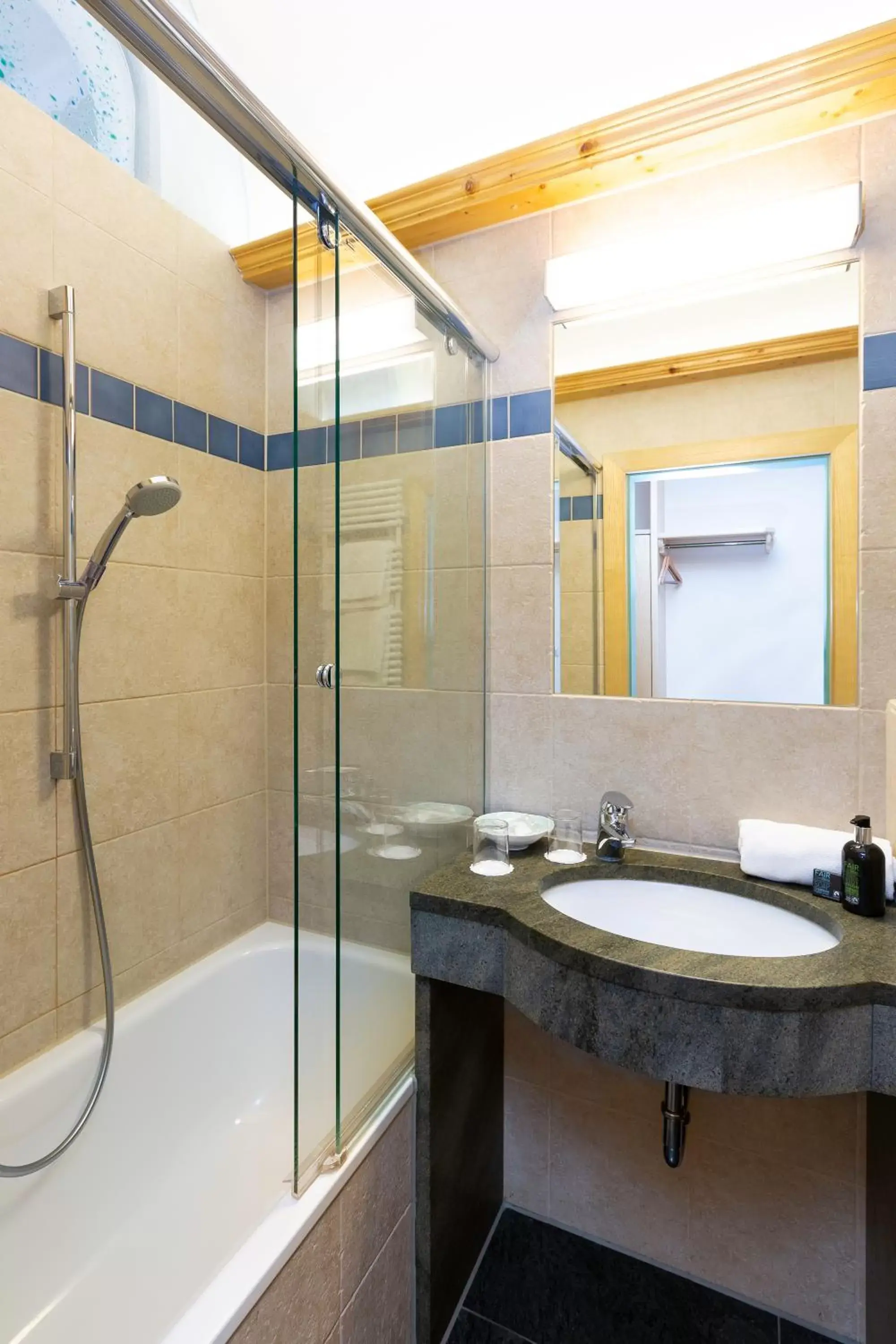 Bathroom in Hotel Hirsch