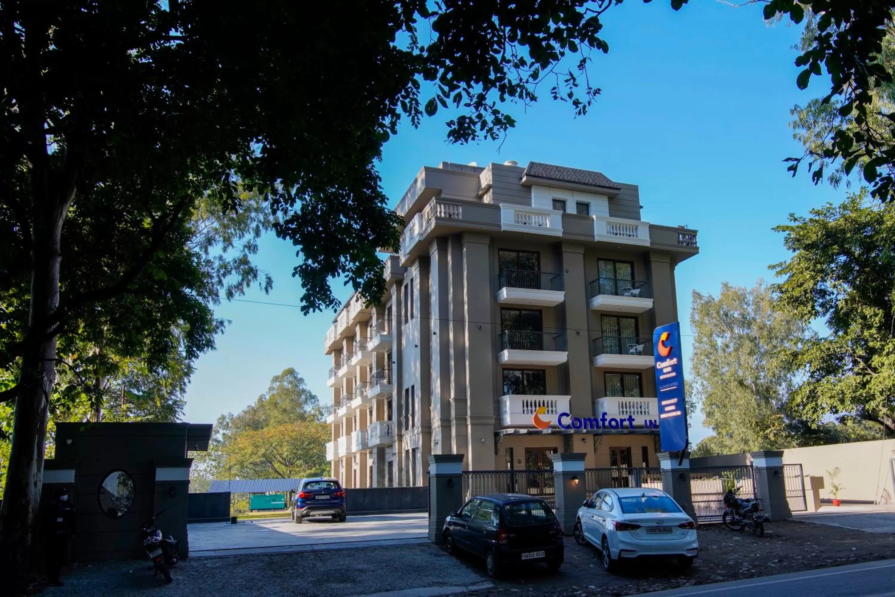 Property building in Comfort Inn Dehradun