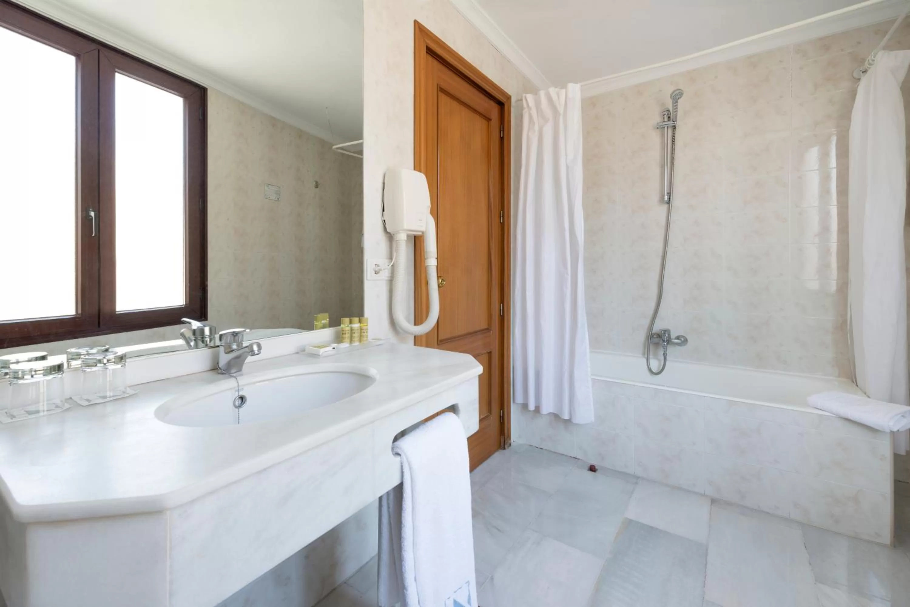 Shower in Eurostars Maimonides