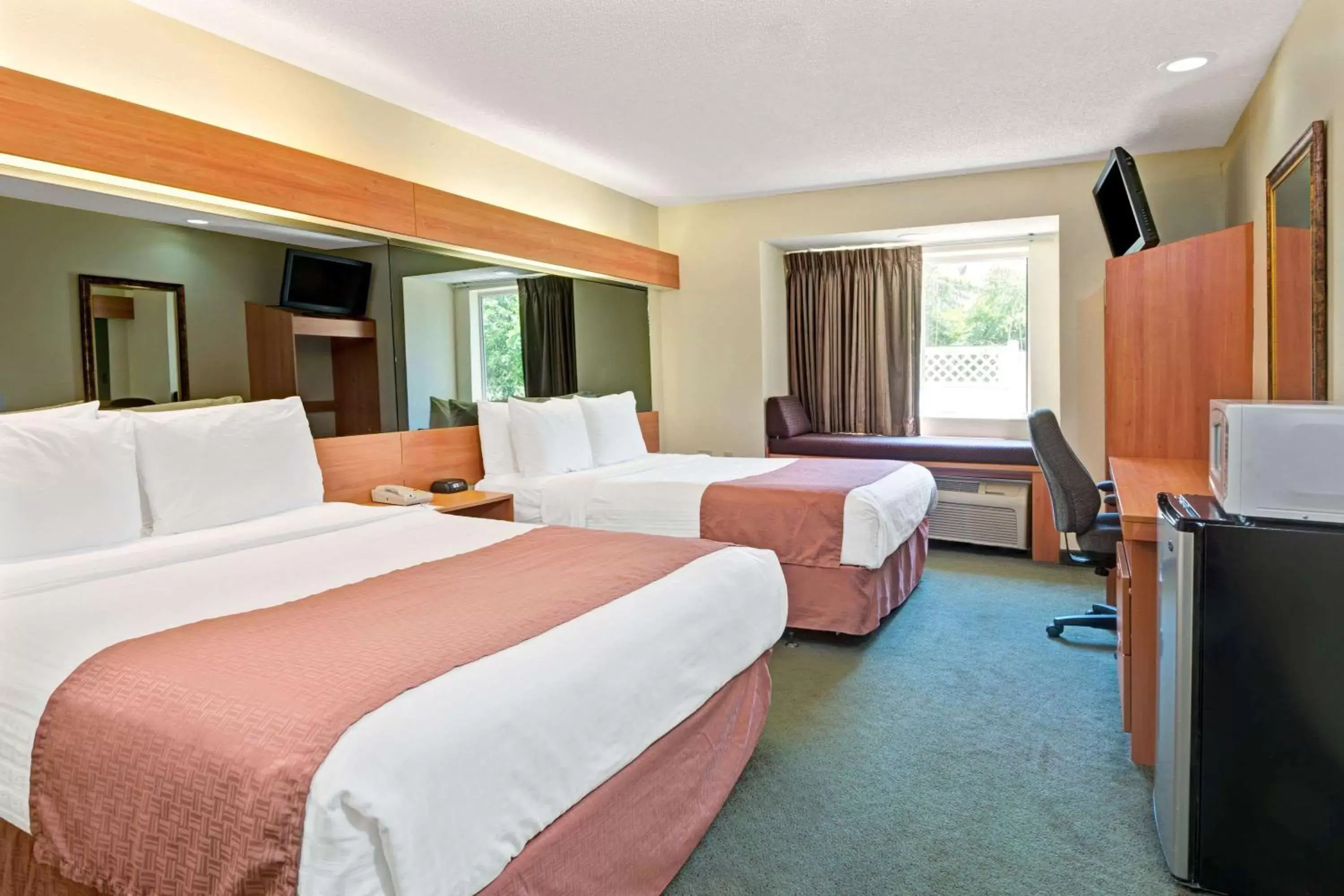 Photo of the whole room, Bed in Microtel Inn and Suites by Wyndham - Cordova