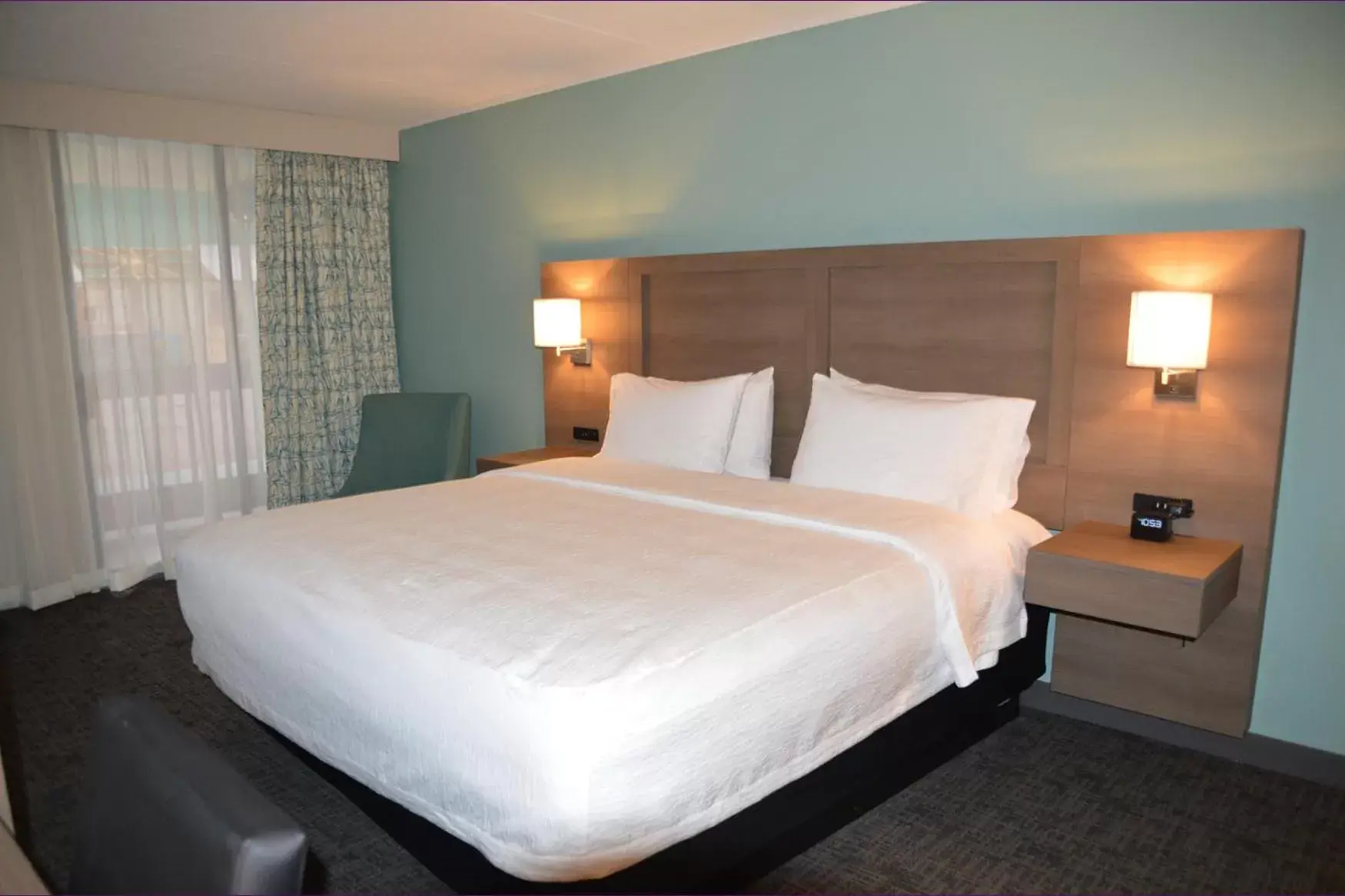Bedroom, Bed in Fun City Resort Hotel