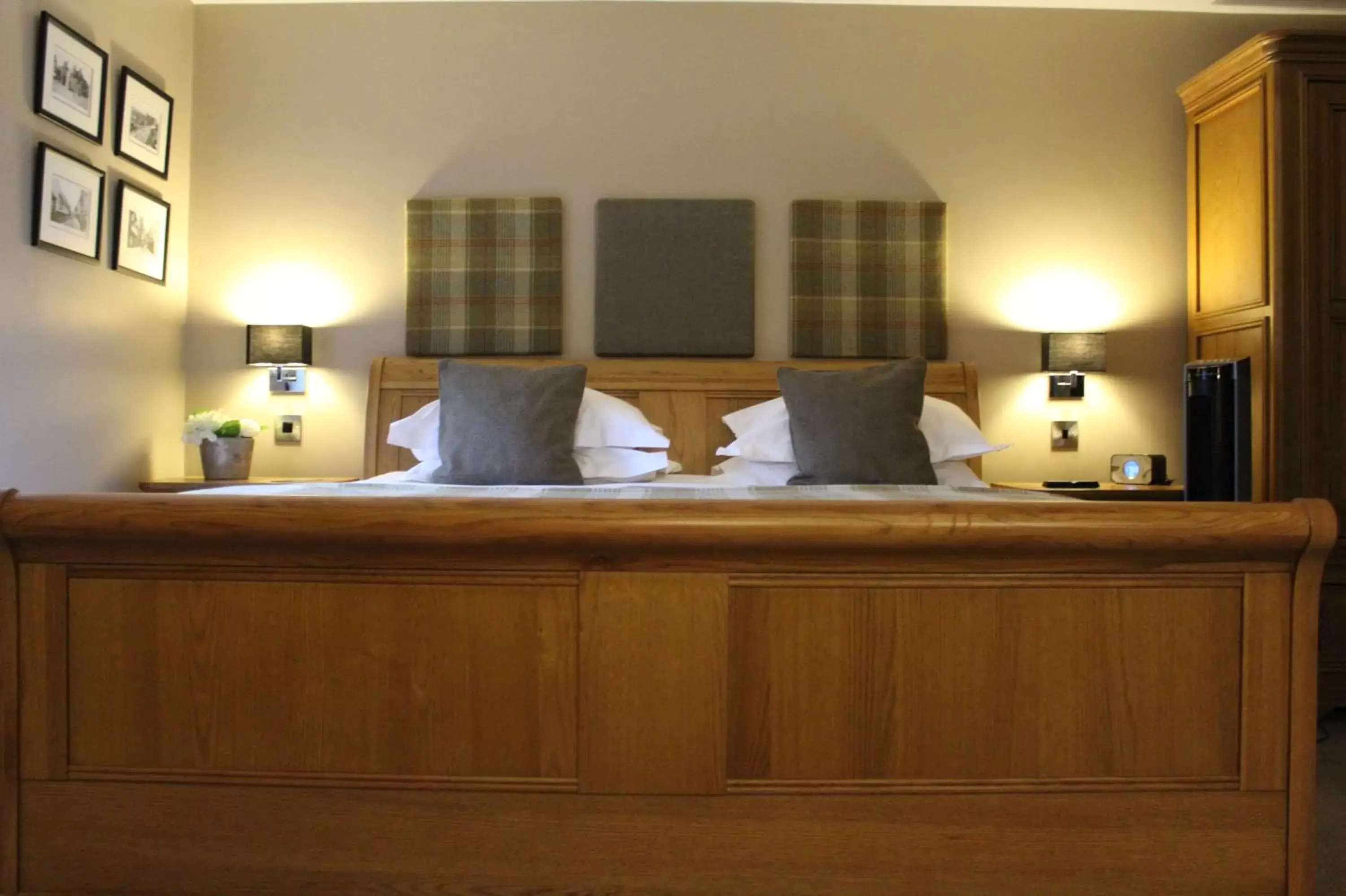 Bedroom, Bed in The Blue Bell at Arkendale