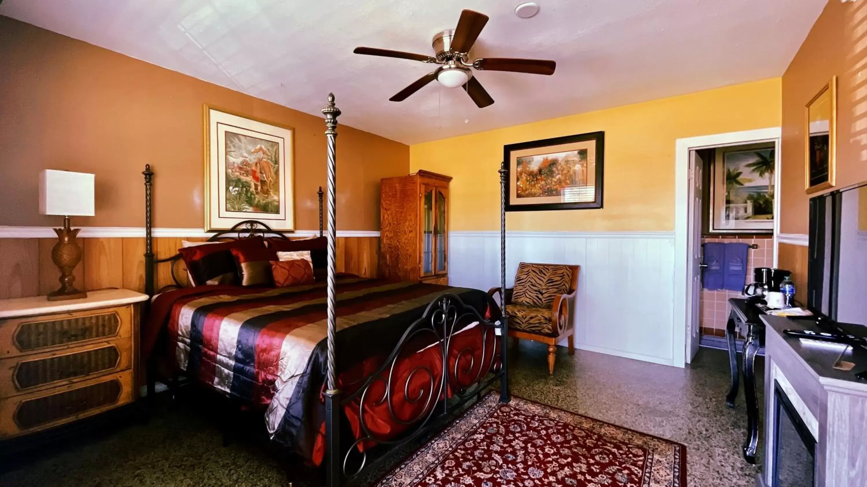 Bedroom in Shamrock Cove Inn