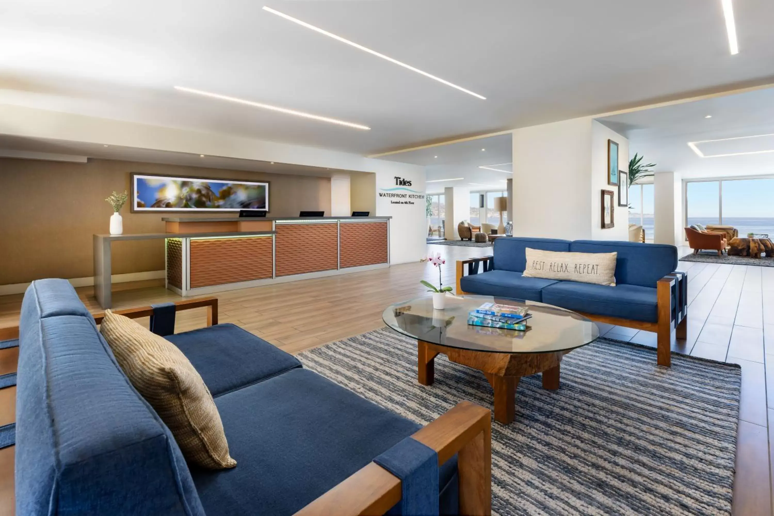 Living room, Seating Area in Monterey Tides