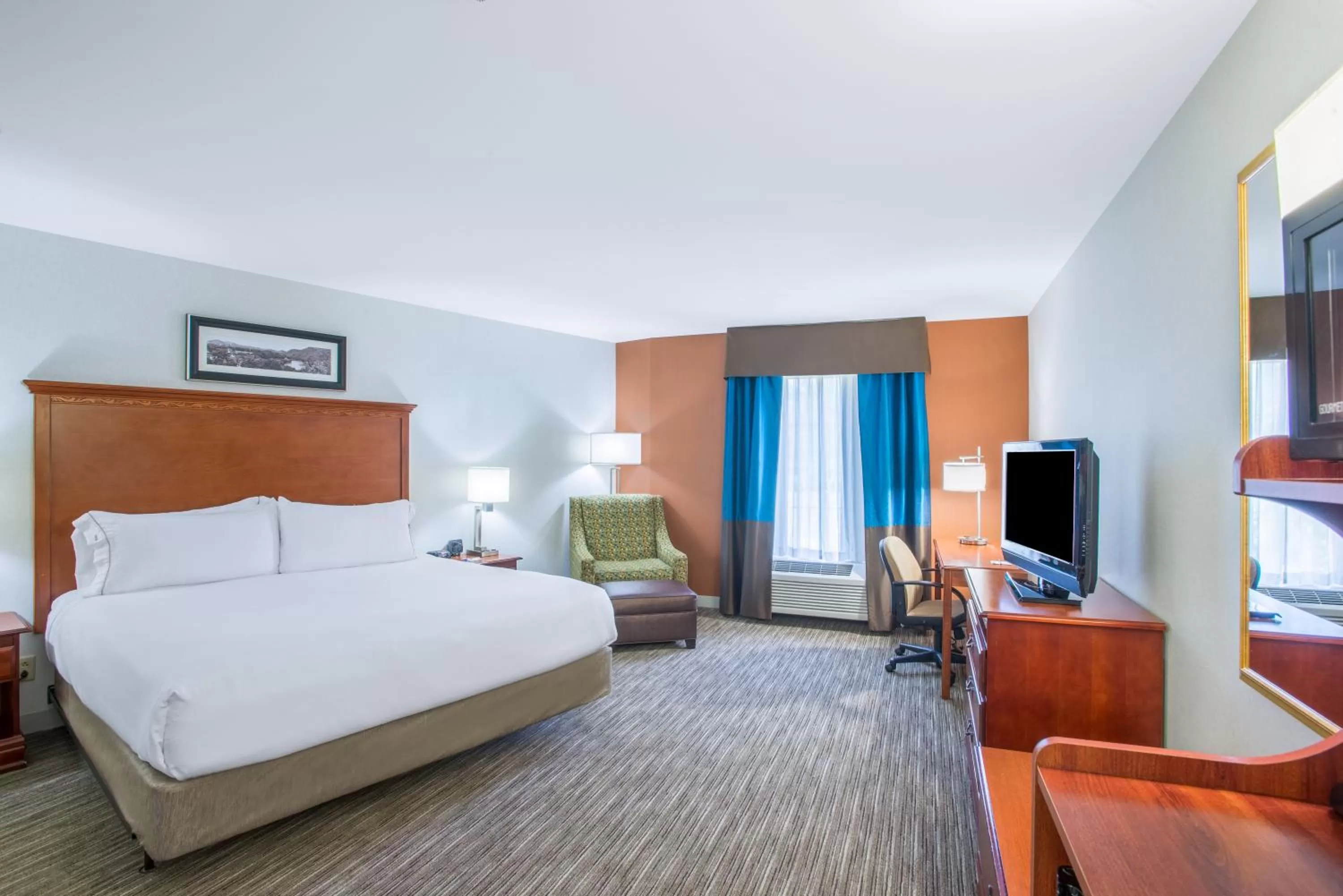 King Room - Non-Smoking in Holiday Inn Express Hotel & Suites Brattleboro, an IHG Hotel
