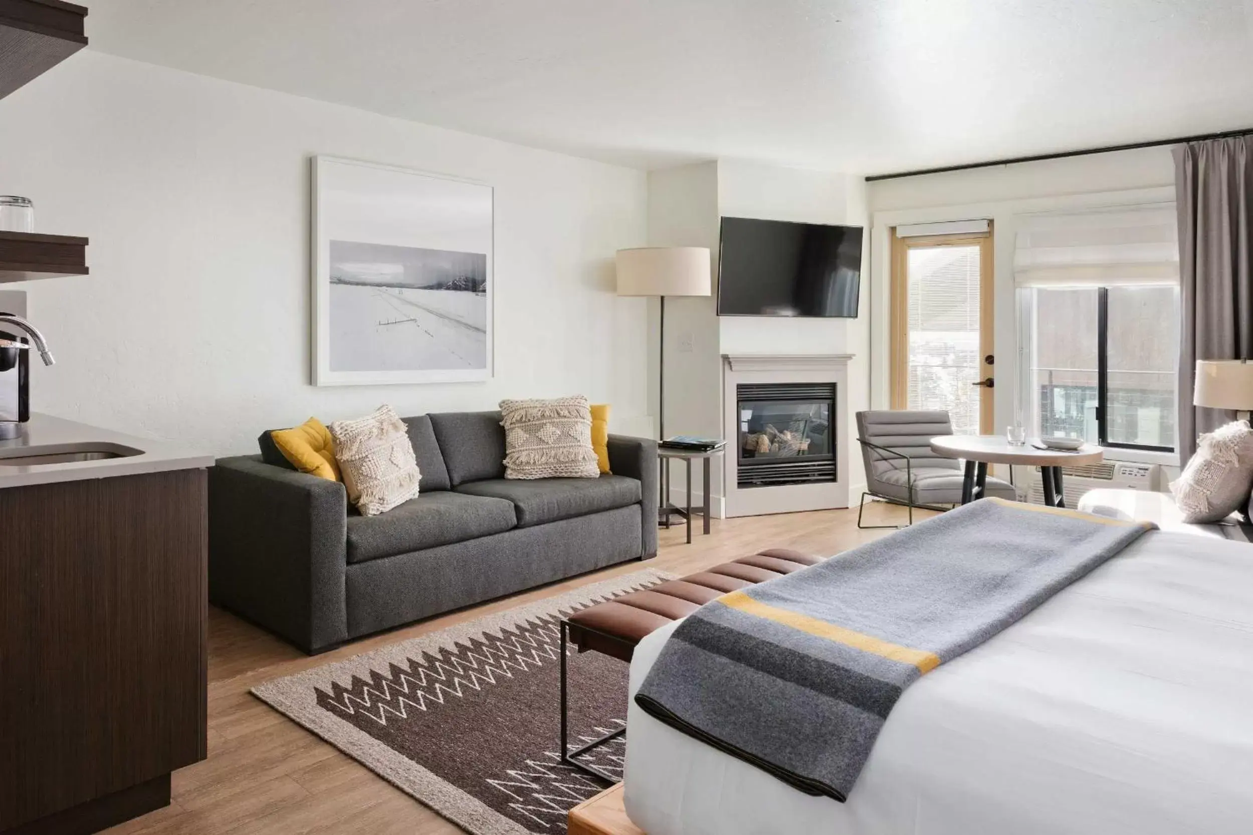 Continuum King Studio Suite with Tub ADA in Continuum Hotel Continuum King Studio Suite with Tub ADA in Continuum Hotel