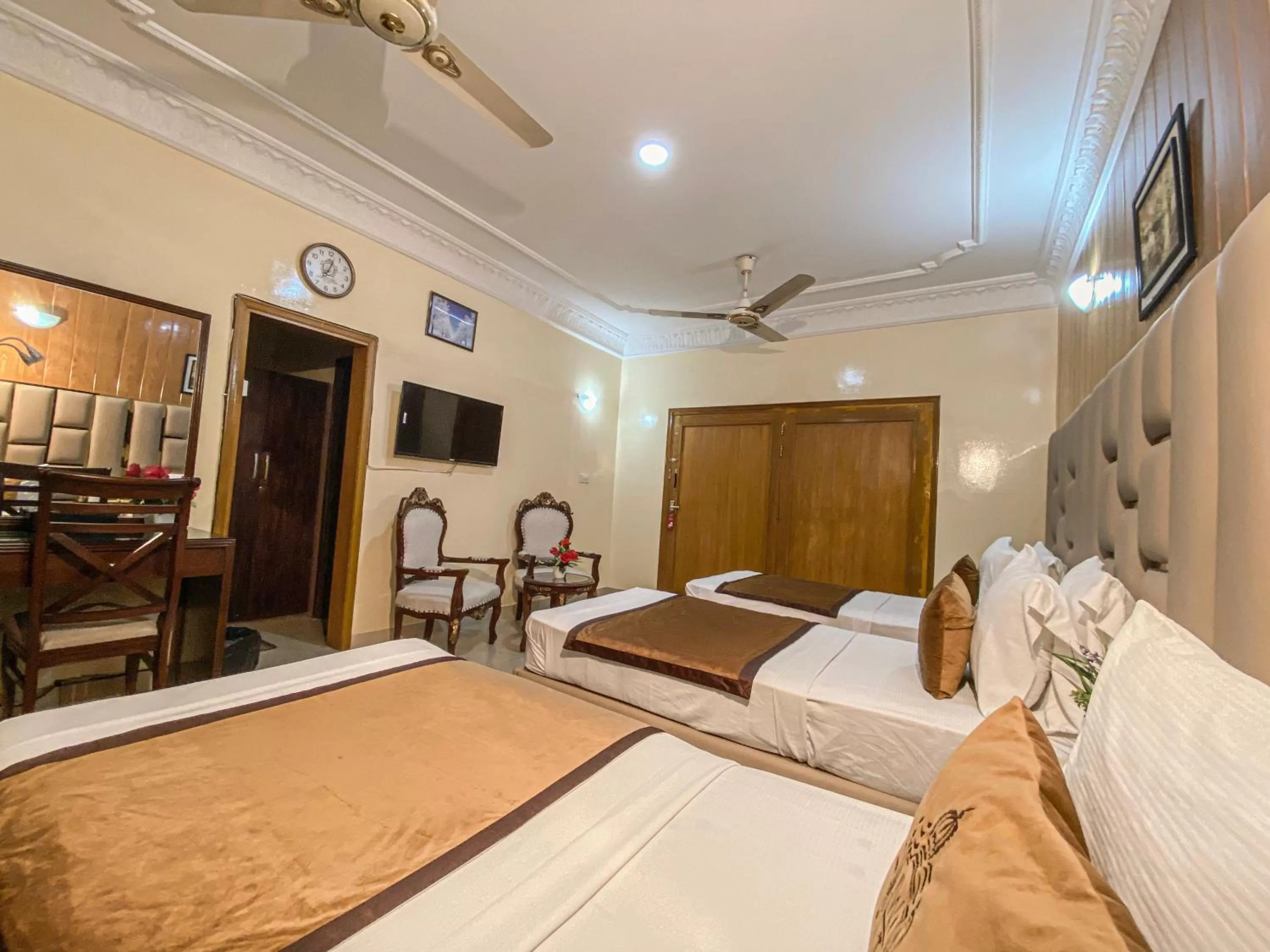 Bed in World Inn Karachi