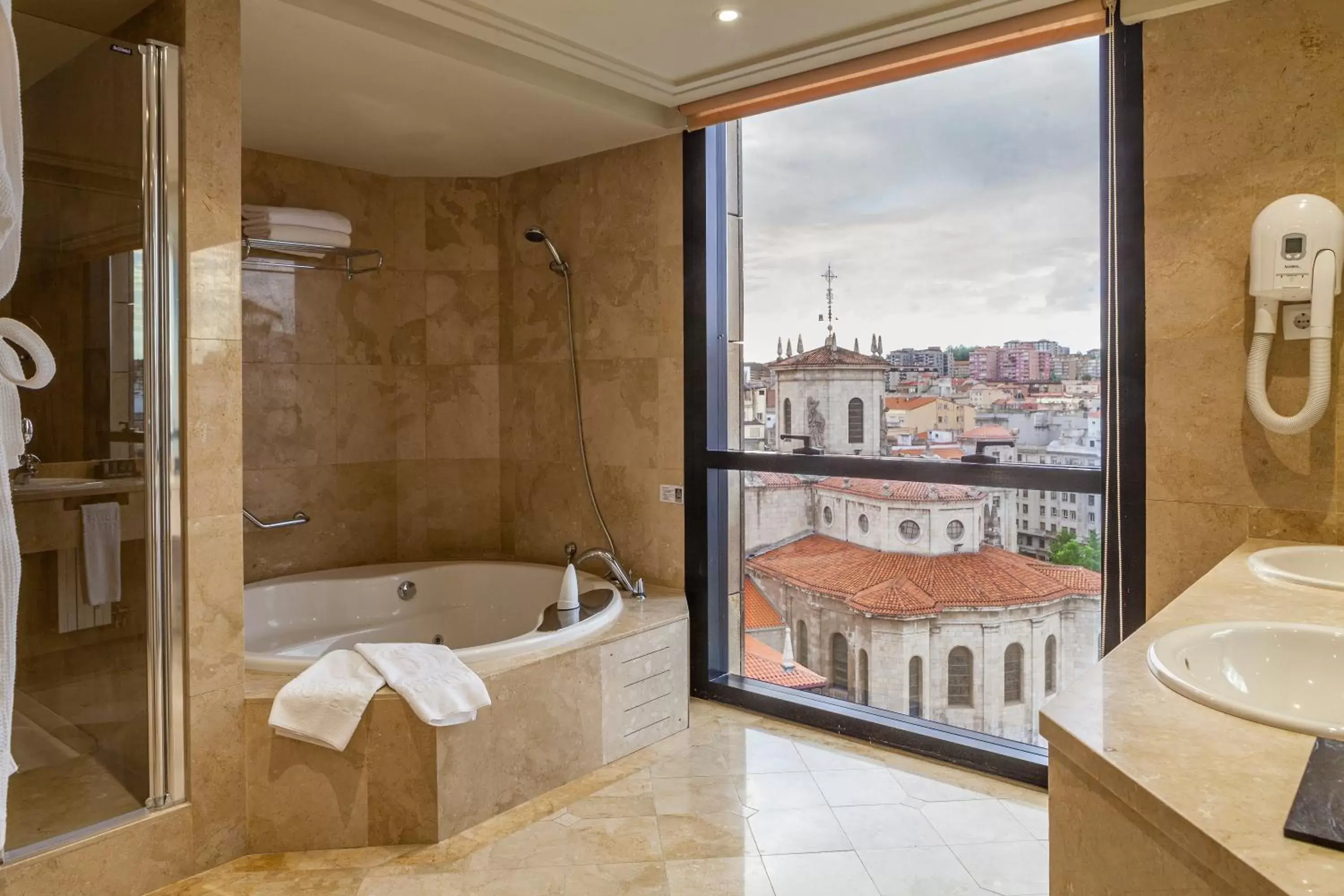Bathroom in Hotel Bahía