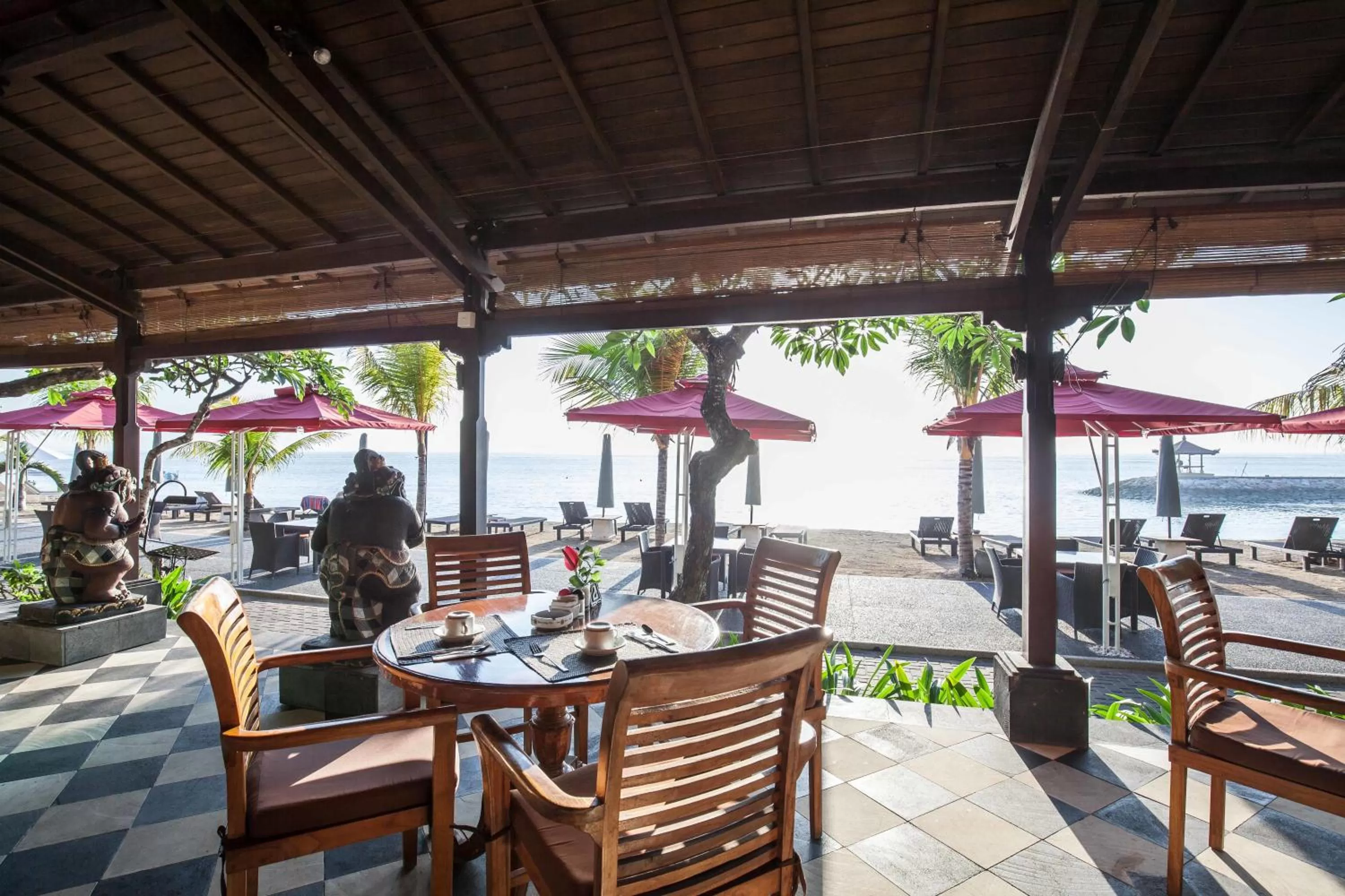 Restaurant/places to eat in Vila Shanti Beach Front Hotel Sanur