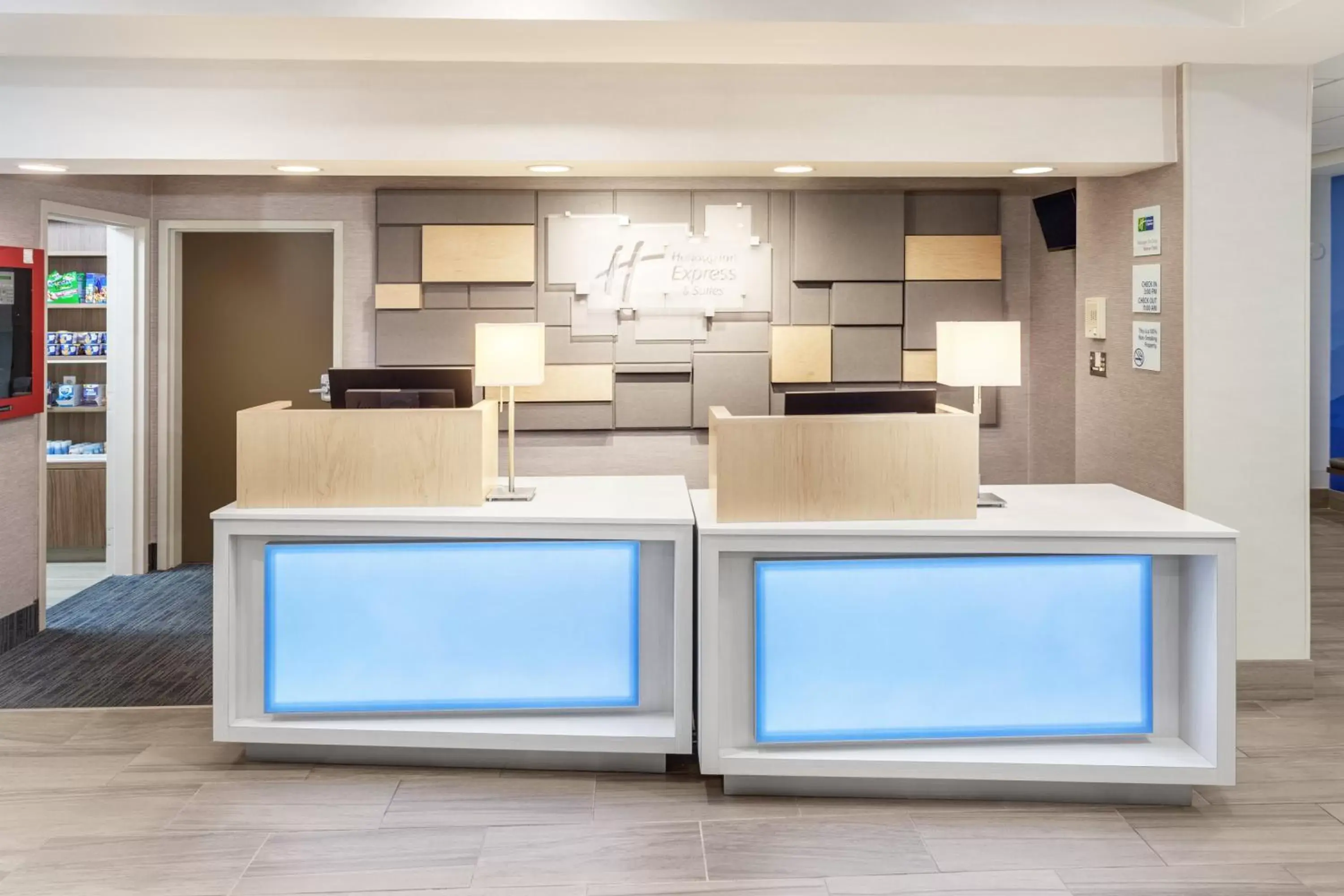 Lobby or reception, Floor Plan in Holiday Inn Express & Suites Tilton, an IHG Hotel