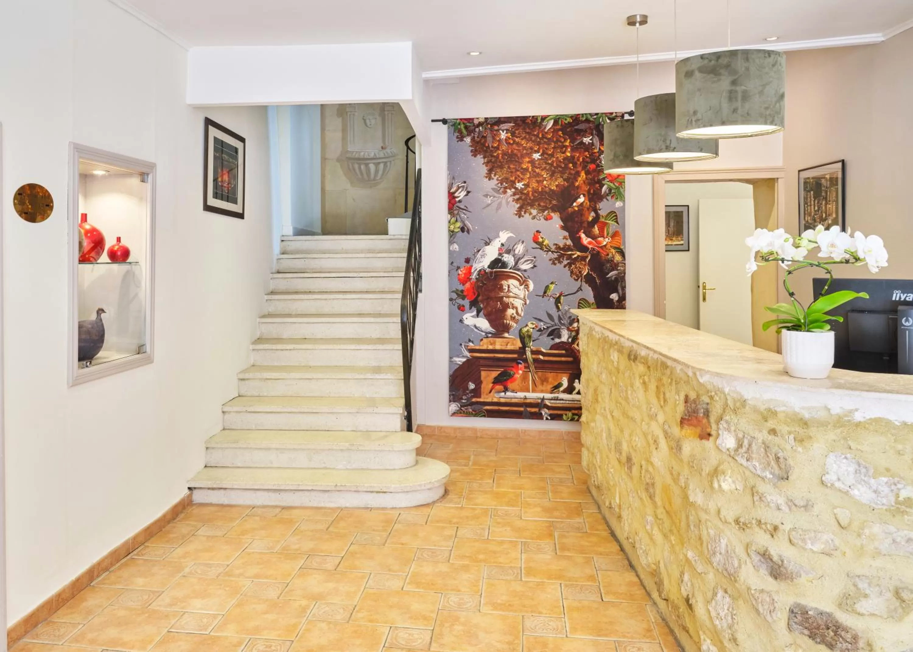 Lobby or reception in Le Clos d'Orange - Hotel & ville de Provence
