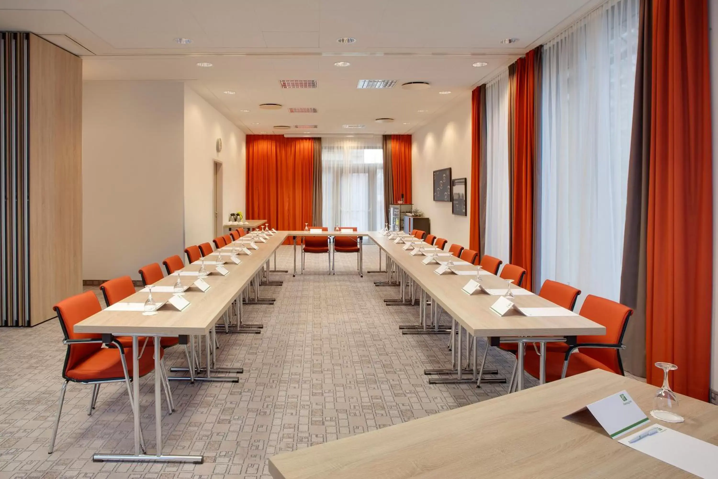 Meeting/conference room in Holiday Inn Berlin City East Side, an IHG Hotel