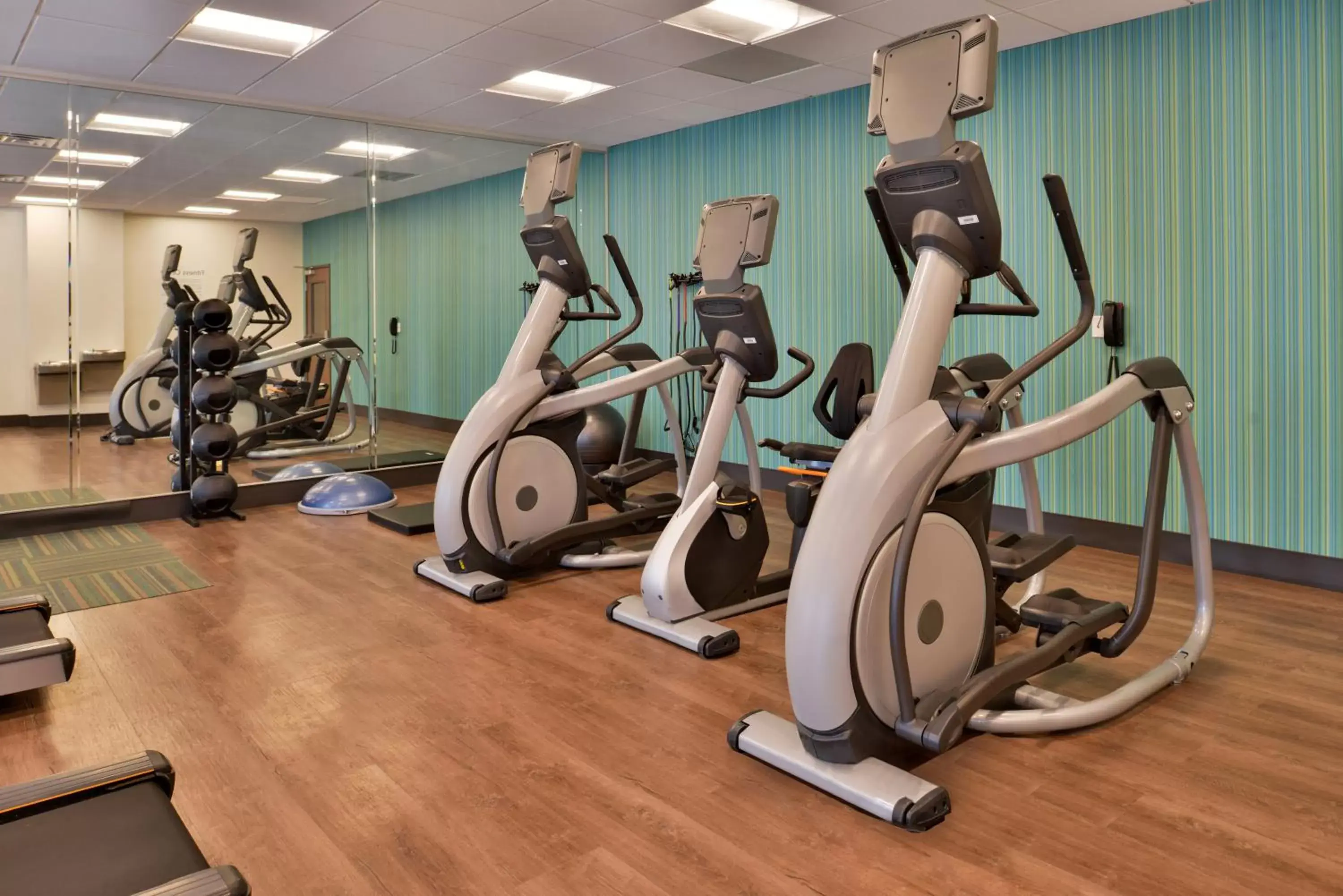 Spa and wellness centre/facilities, Fitness Center/Facilities in Holiday Inn Express Melbourne West, an IHG Hotel