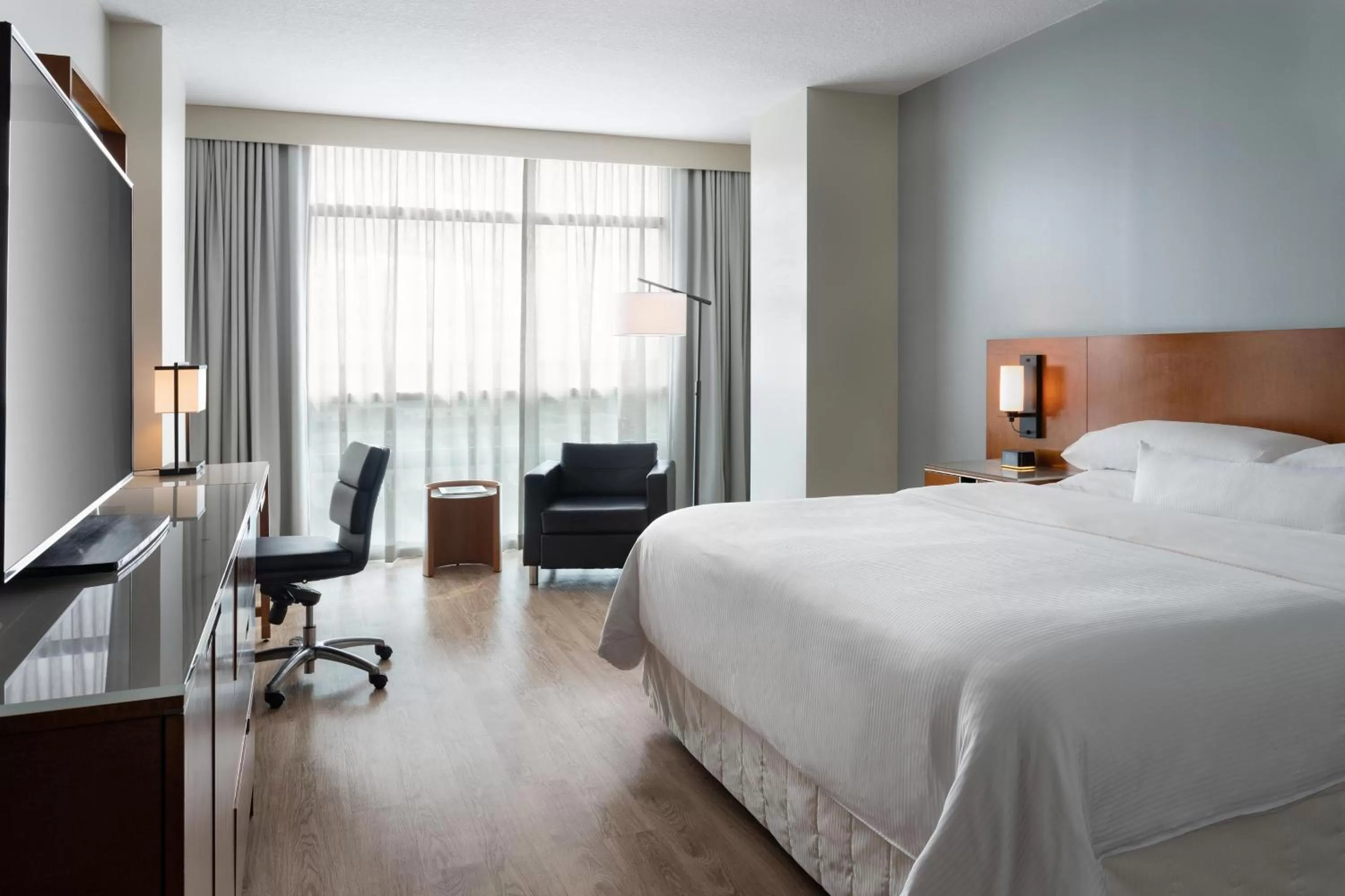 Traditional King Room with Roll-in Shower - Mobility and Hearing Accessible in The Westin Lake Mary, Orlando North