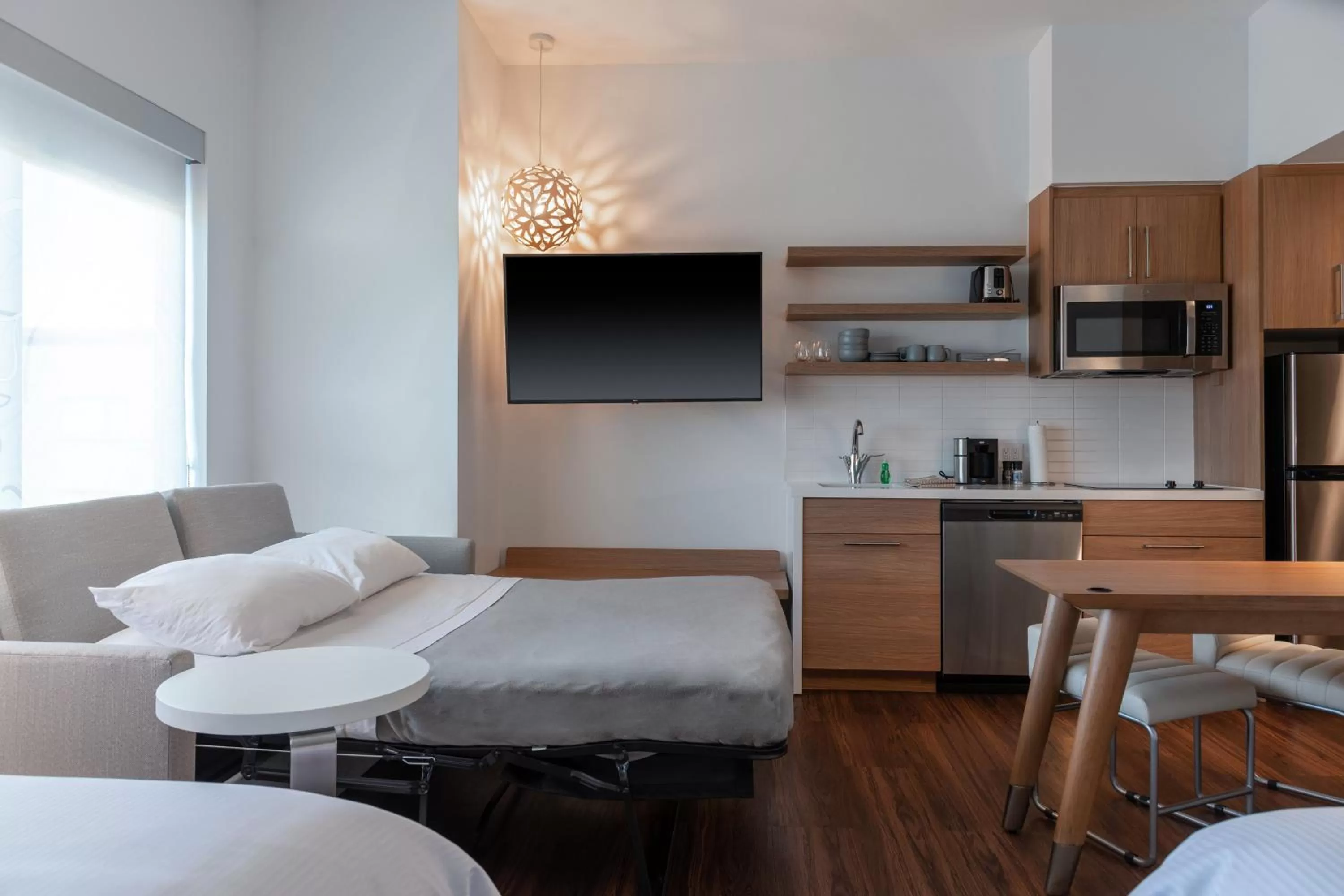 Photo of the whole room, Bed in Element Dallas Richardson