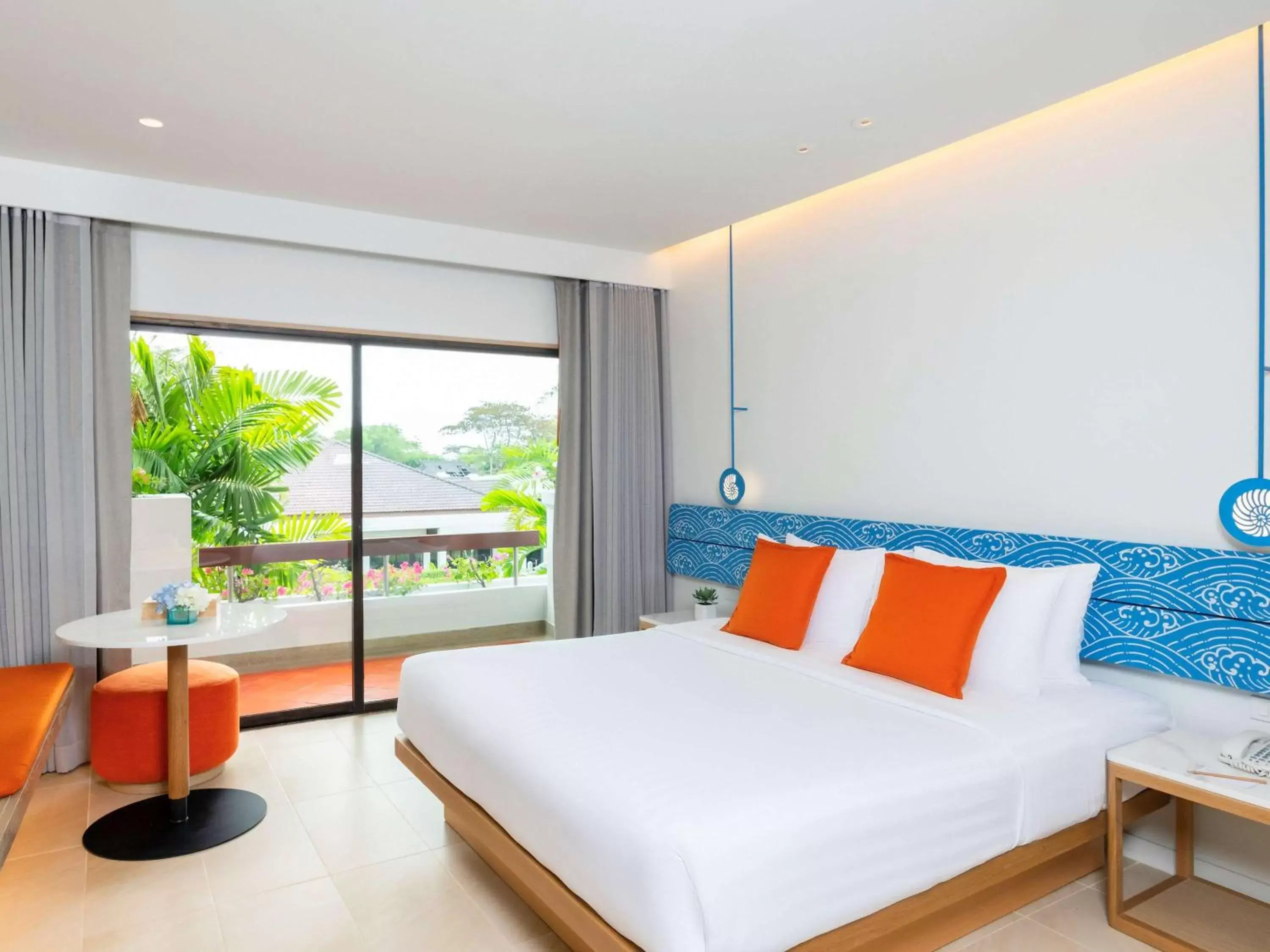 Bedroom, Bed in Novotel Rayong Rim Pae Resort