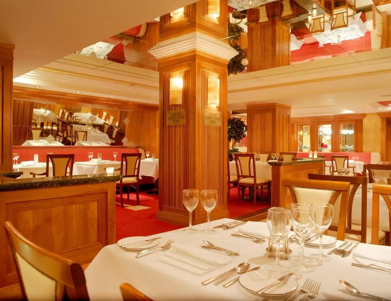 Restaurant/Places to Eat in Killarney Plaza Hotel & Spa