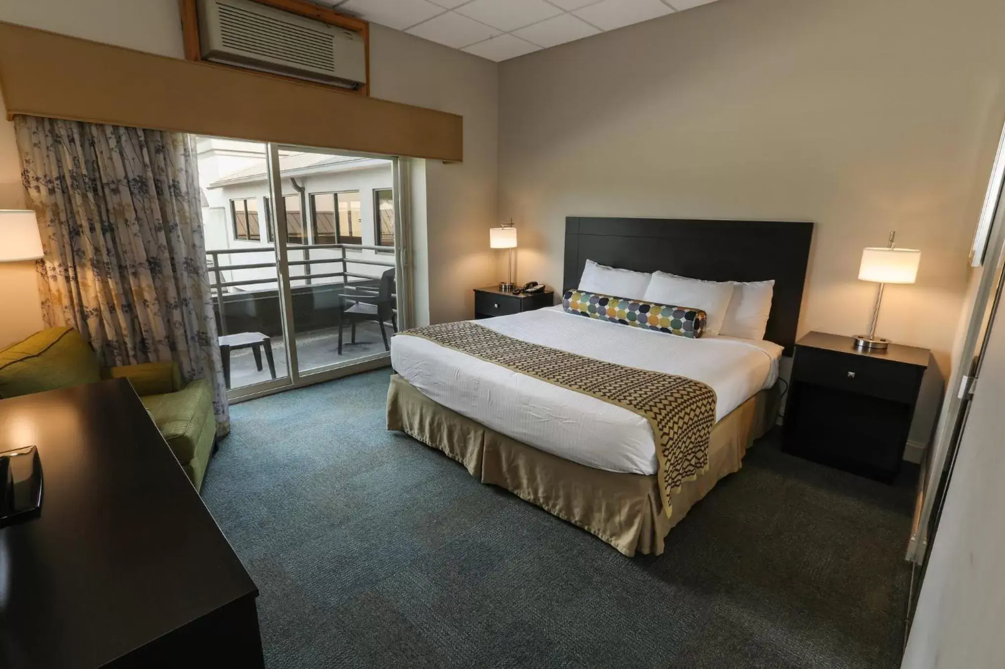 Photo of the whole room, Bed in Liberty Mountain Resort