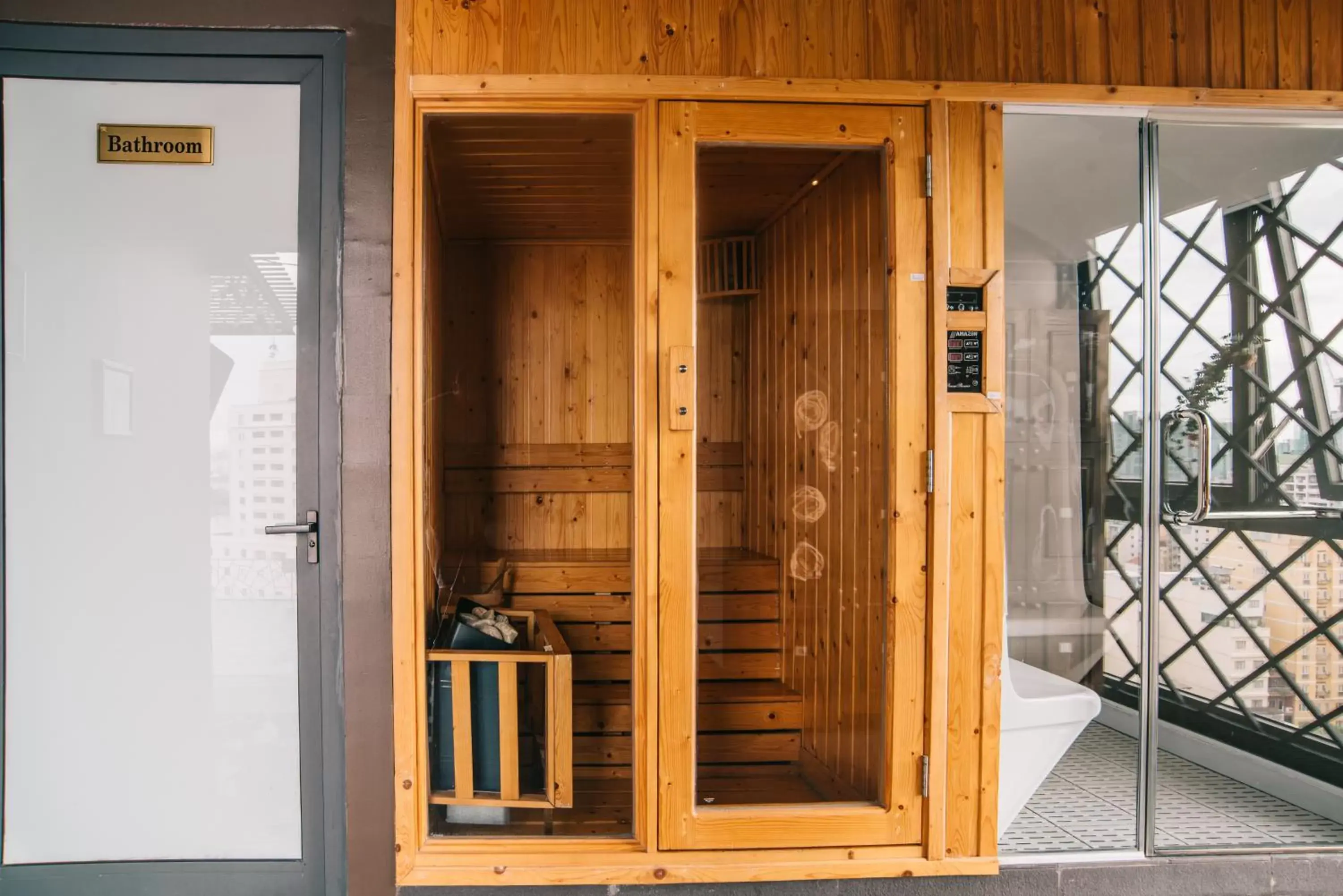 Sauna in Northern Saigon Hotel