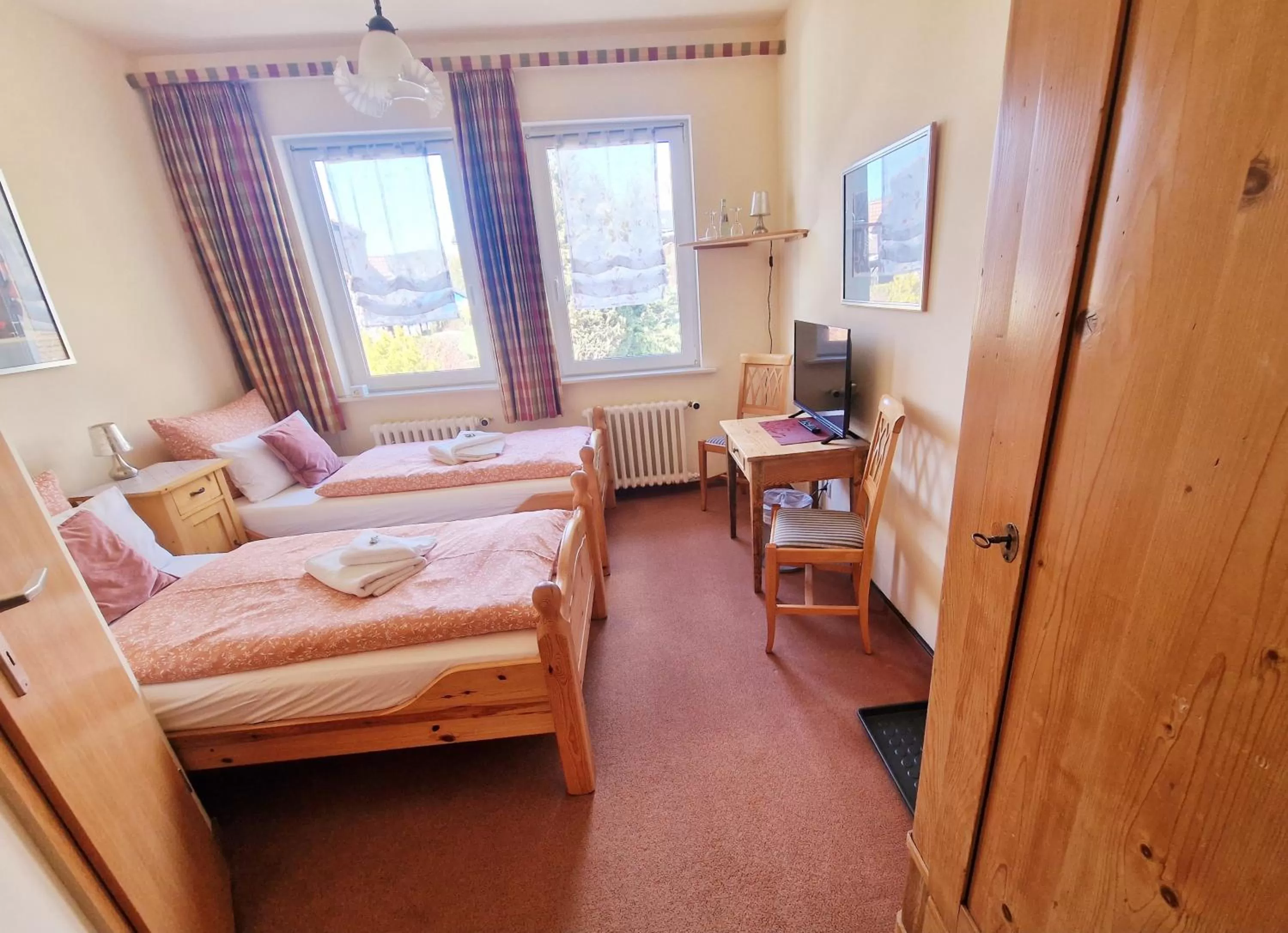 Photo of the whole room, Bed in Hotel Elisabeth-Ilse