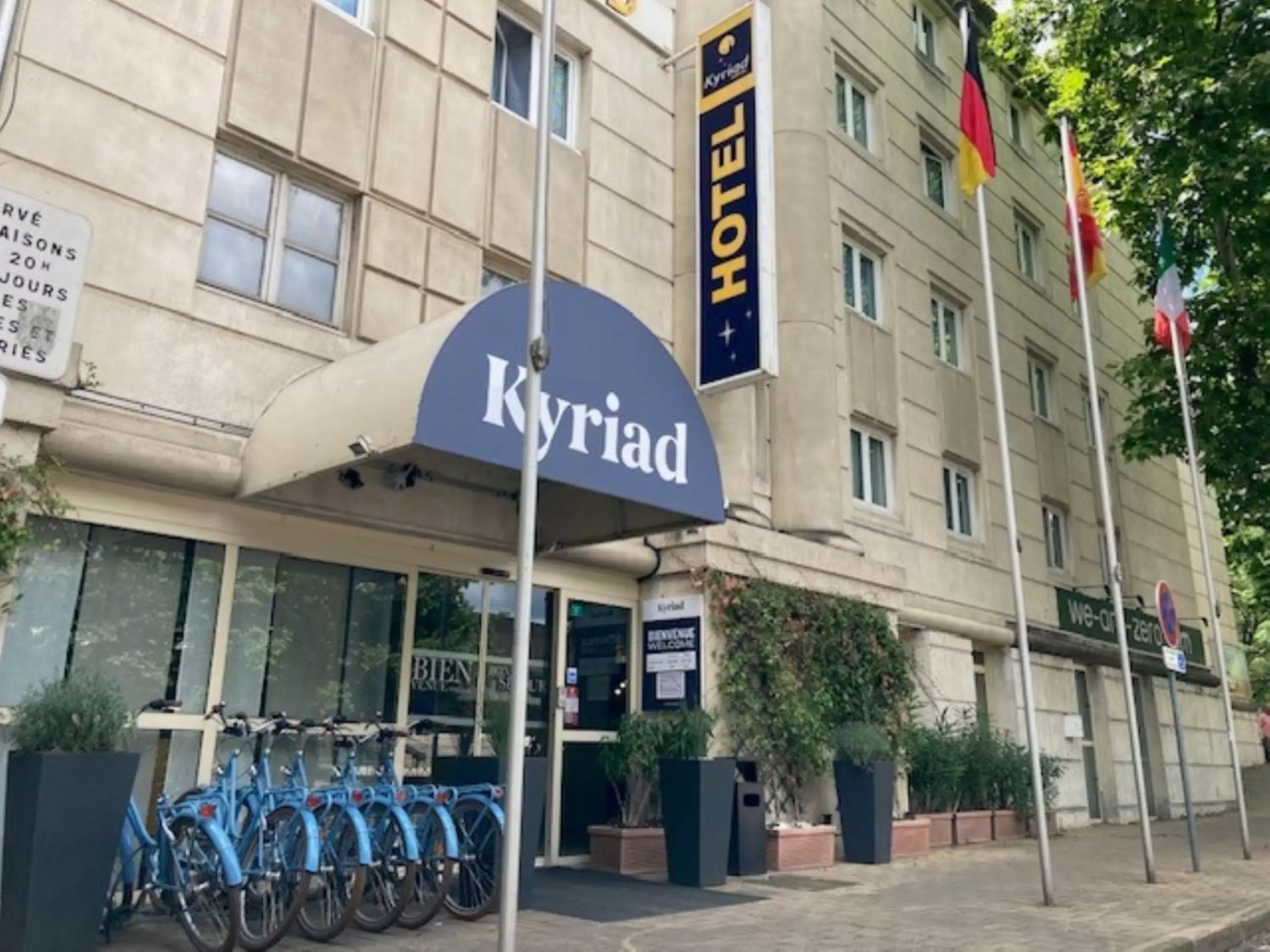 Property building in Kyriad Hotel Montpellier Centre Antigone