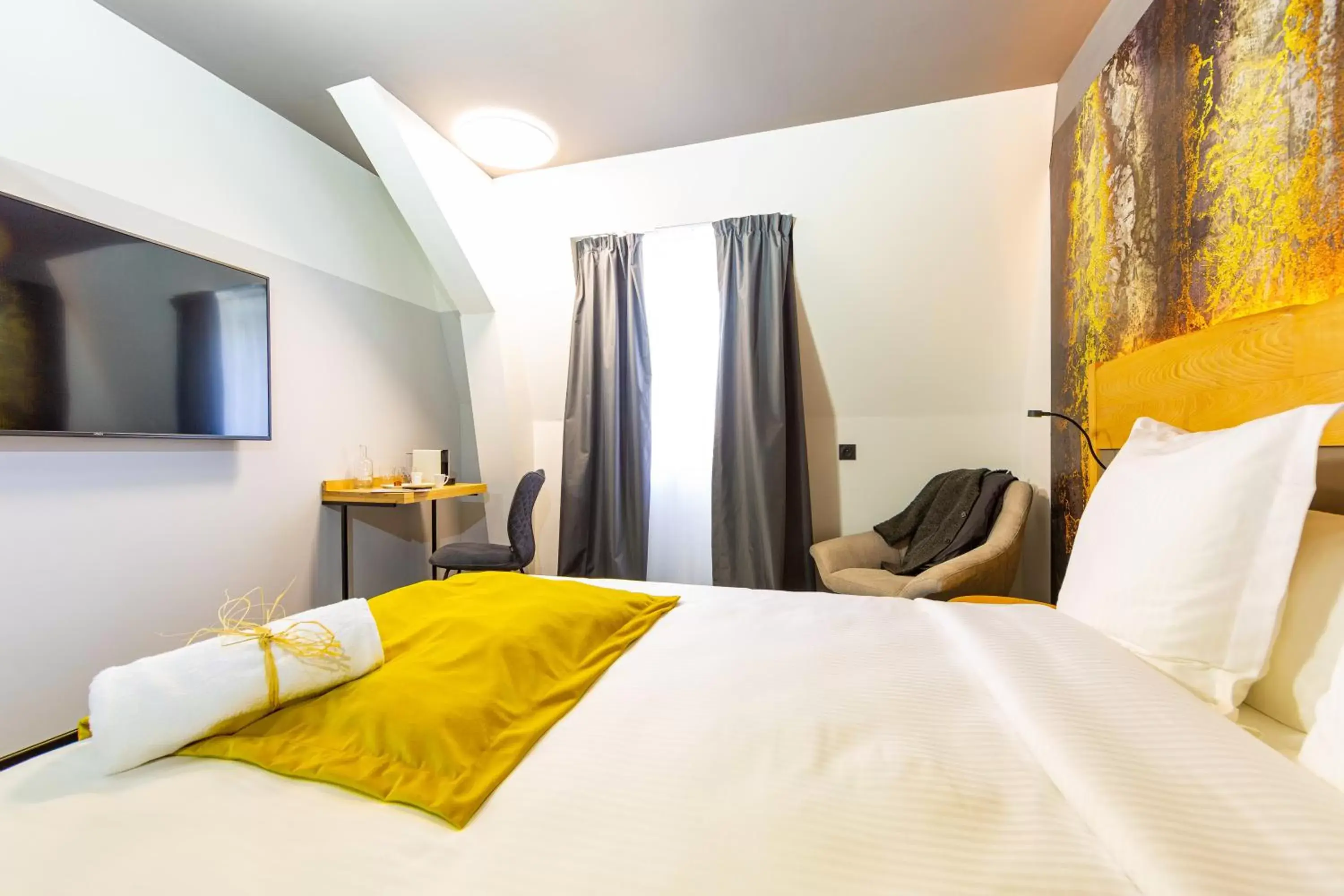 Bedroom, Bed in Berti Hotel - Mulhouse Centre Gare