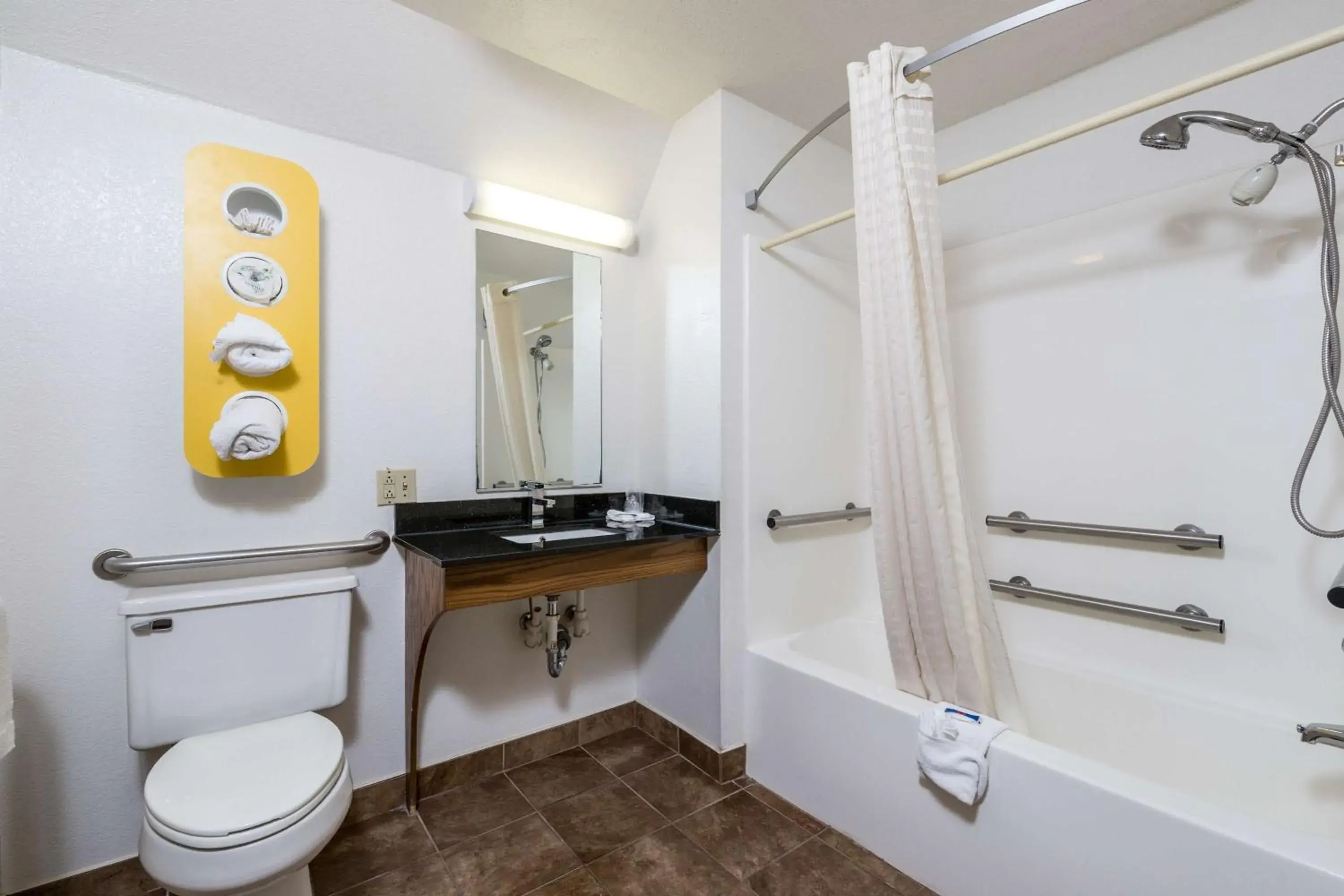 Shower, Bathroom in Motel 6-Waterloo, IA