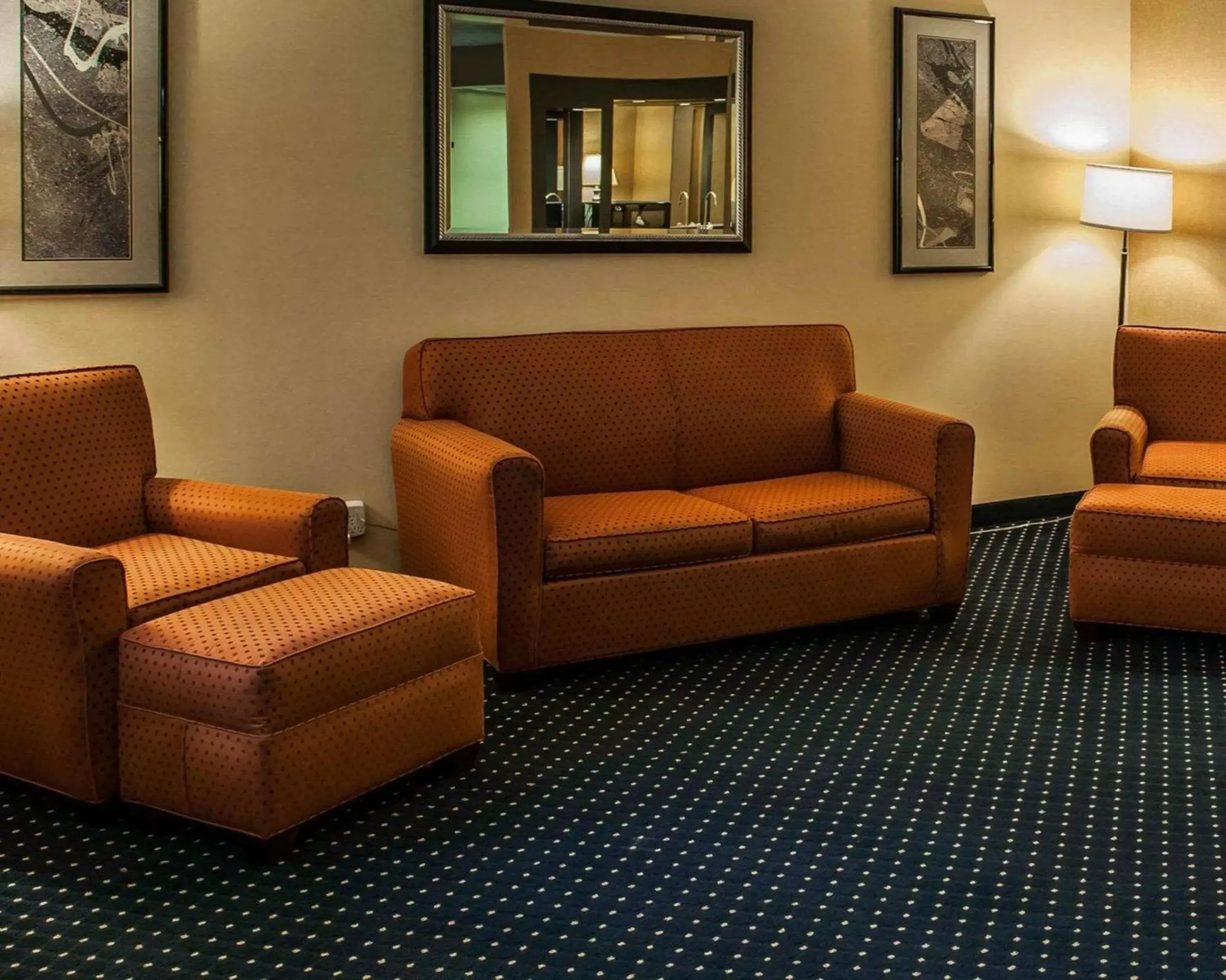 Photo of the whole room, Seating Area in Quality Inn & Suites Goshen