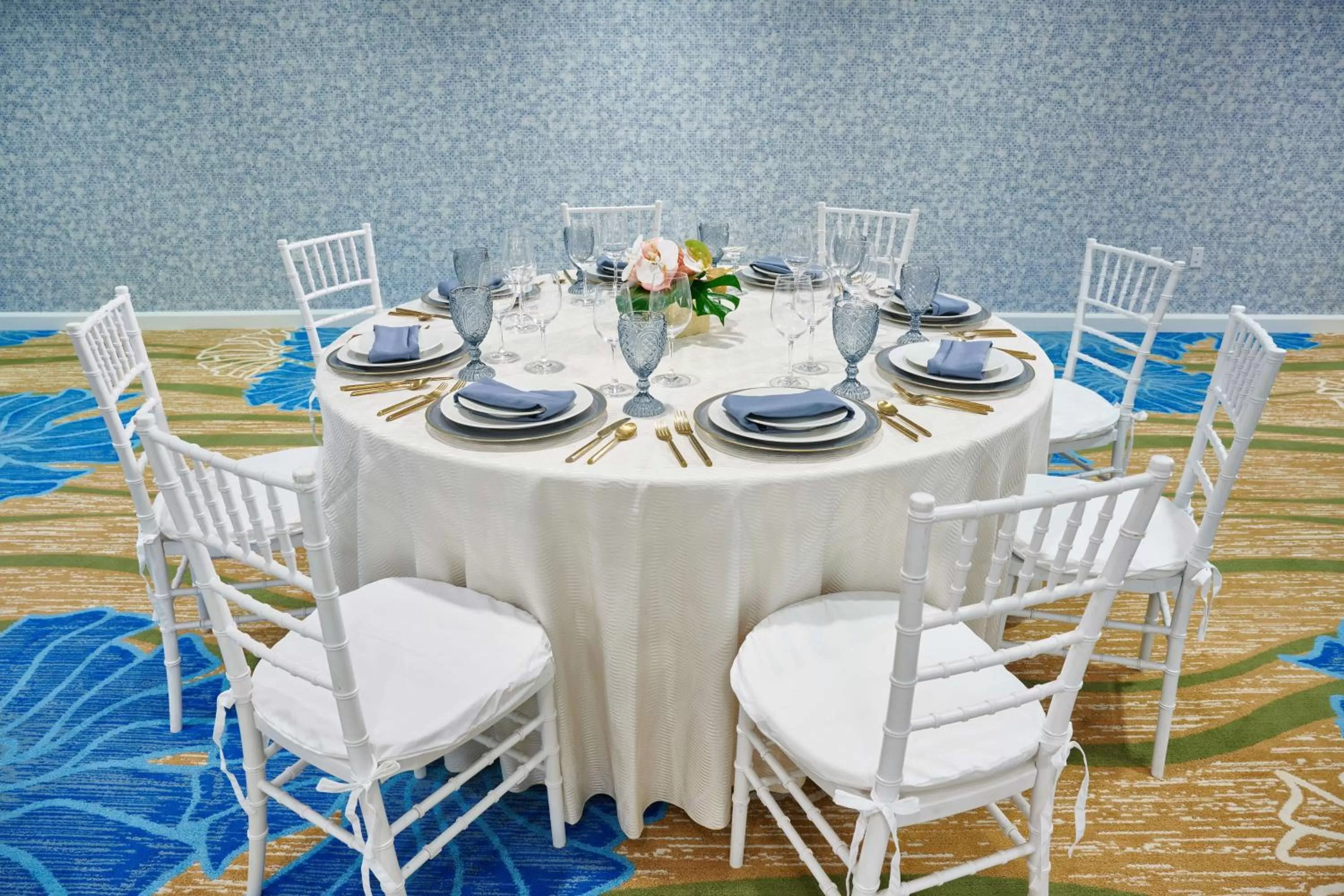 Bedroom in OUTRIGGER Waikiki Beachcomber Hotel
