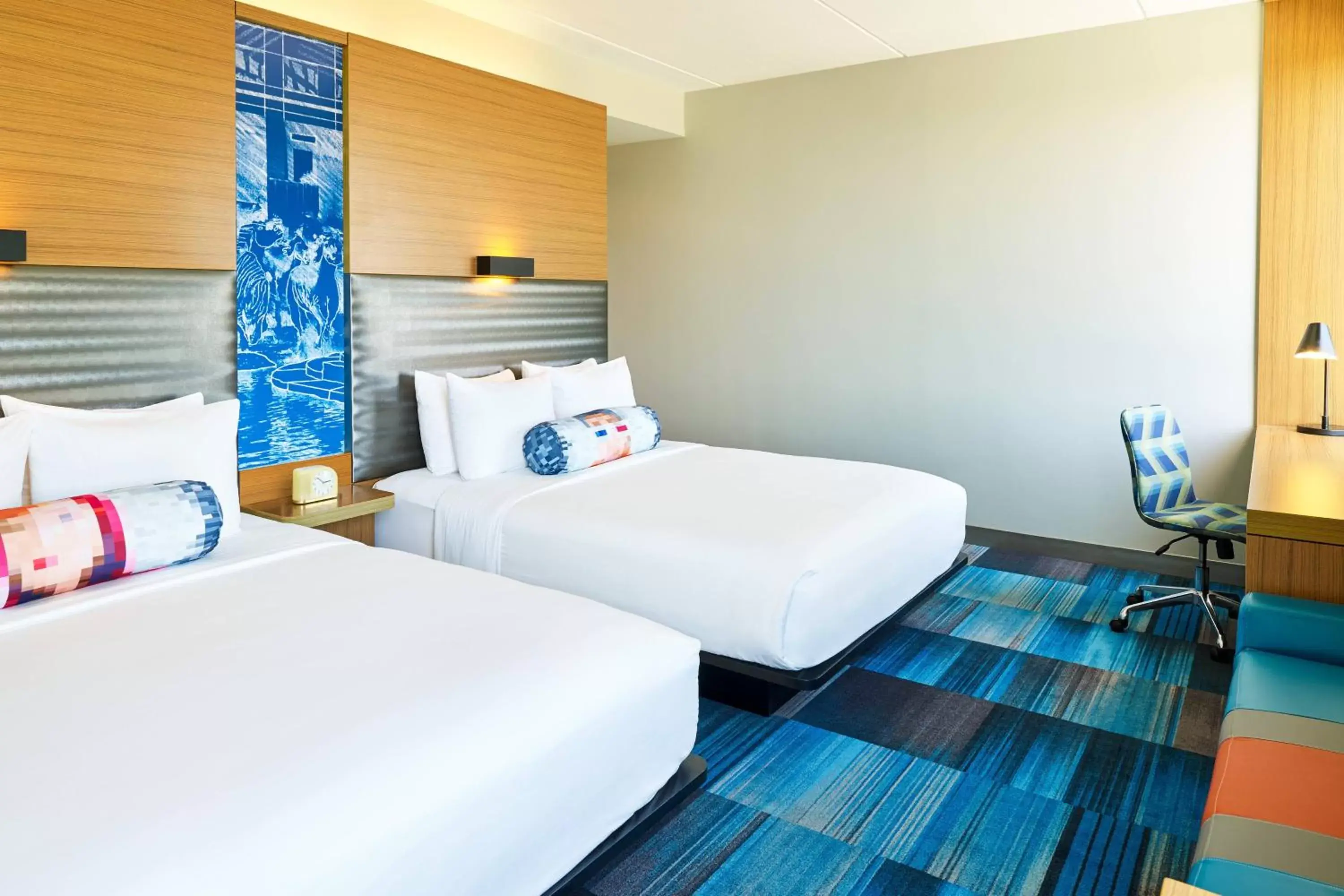 Photo of the whole room, Bed in Aloft Hotel Las Colinas
