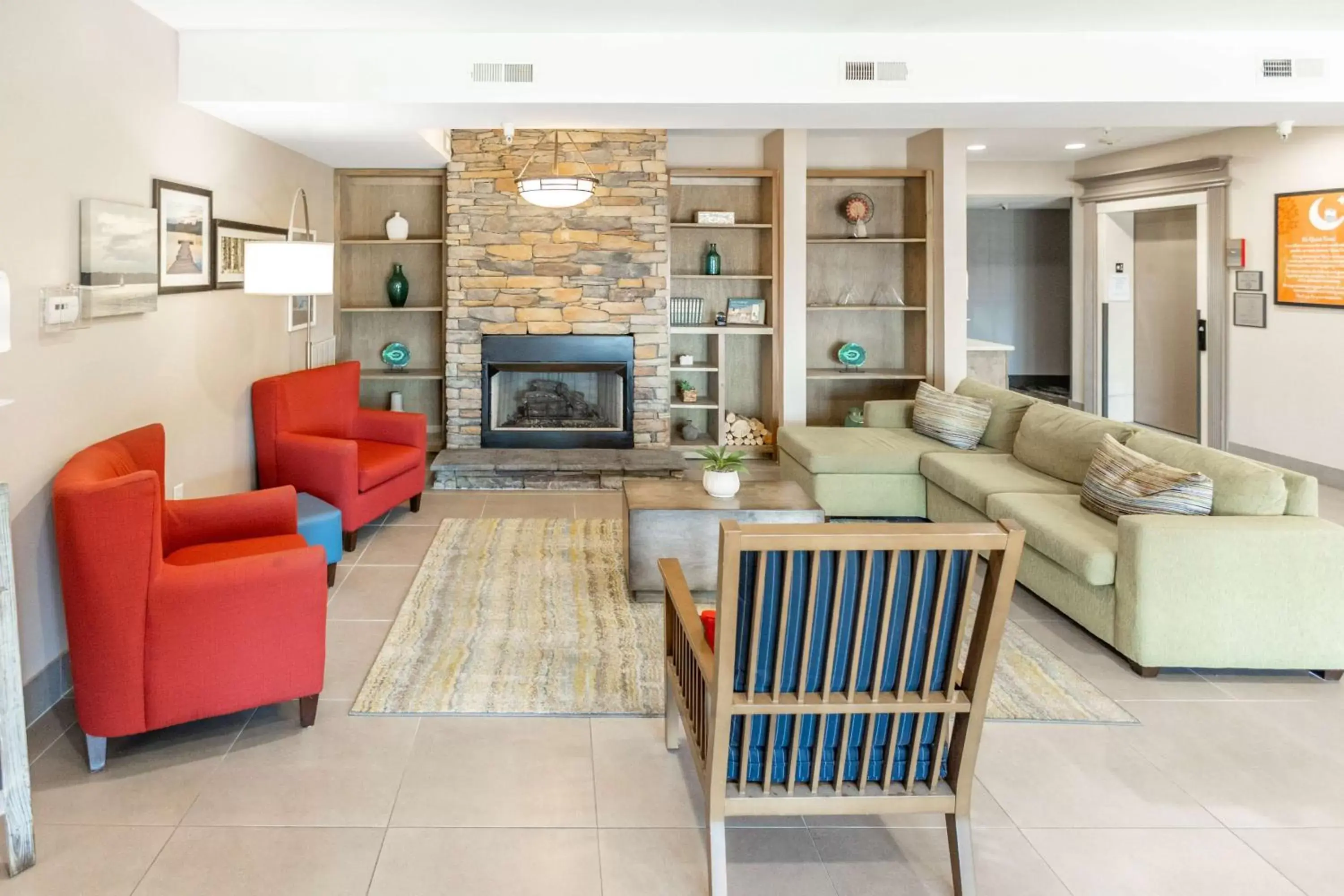 Lobby or reception, Seating Area in Country Inn & Suites by Radisson, Smyrna, GA