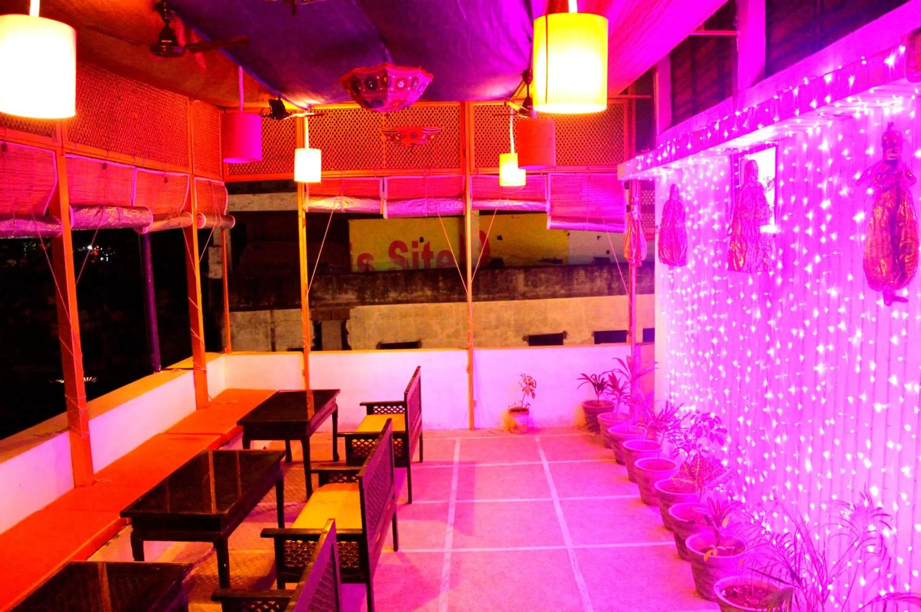 Restaurant/places to eat, Lounge/Bar in La Casa