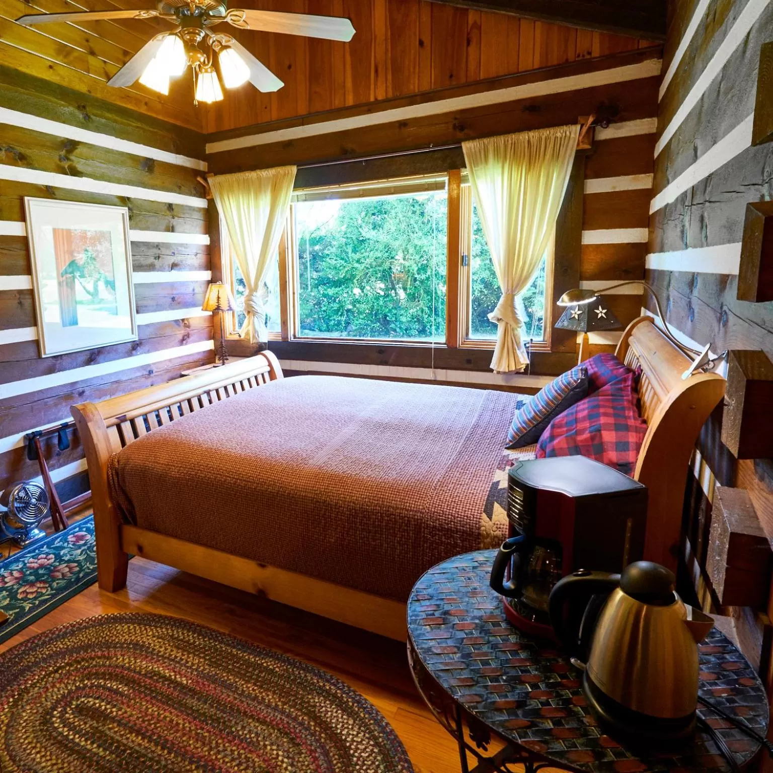 Creekwalk Inn Bed and Breakfast with Cabins