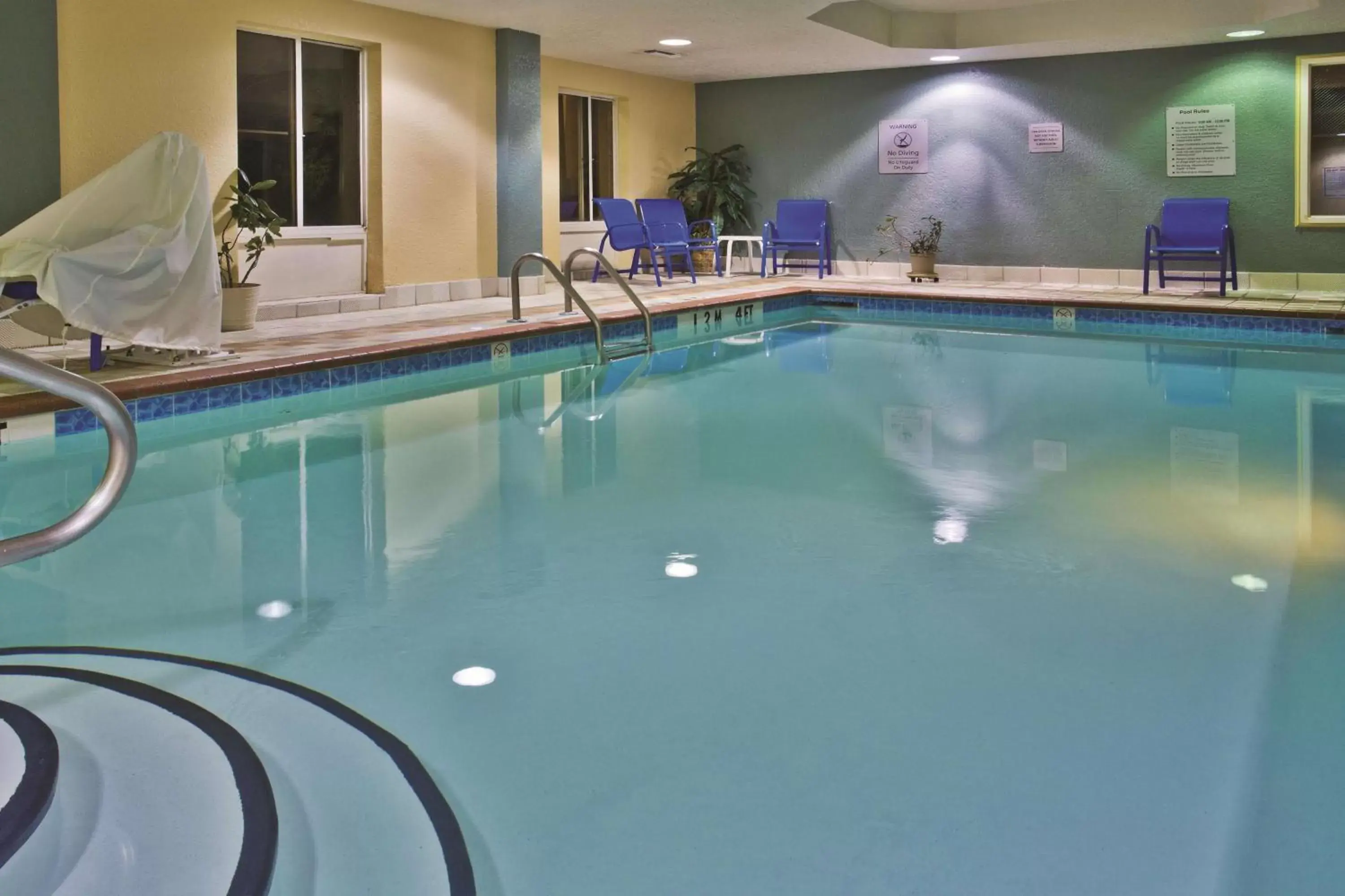 On site, Swimming Pool in La Quinta Inn & Suites by Wyndham Hot Springs