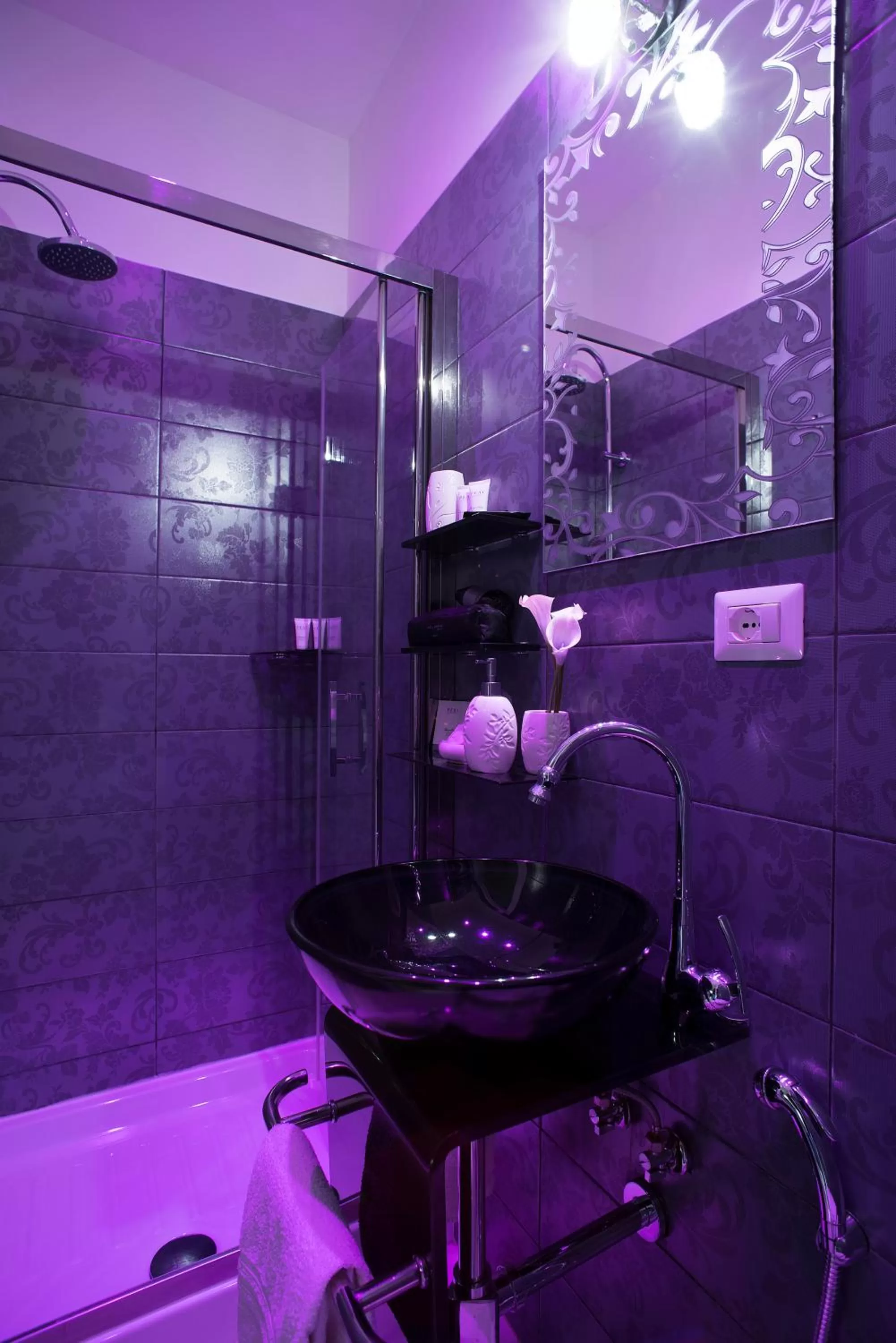 Shower, Bathroom in San Pietro Panoramic View