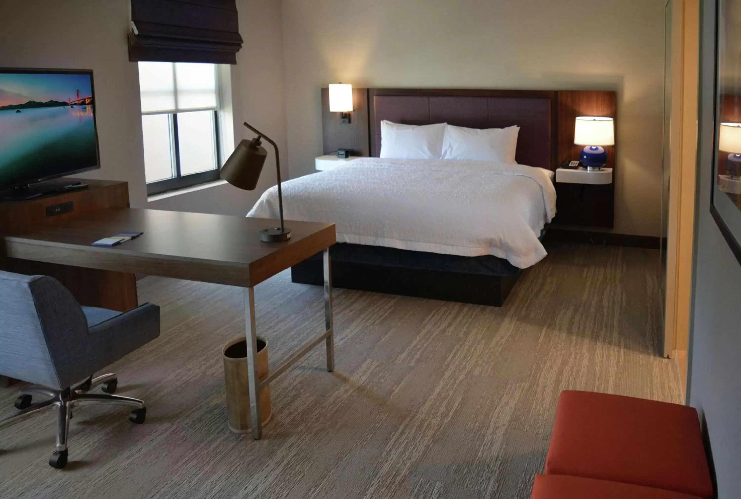 Bedroom, Bed in Hampton Inn & Suites Philadelphia/Media