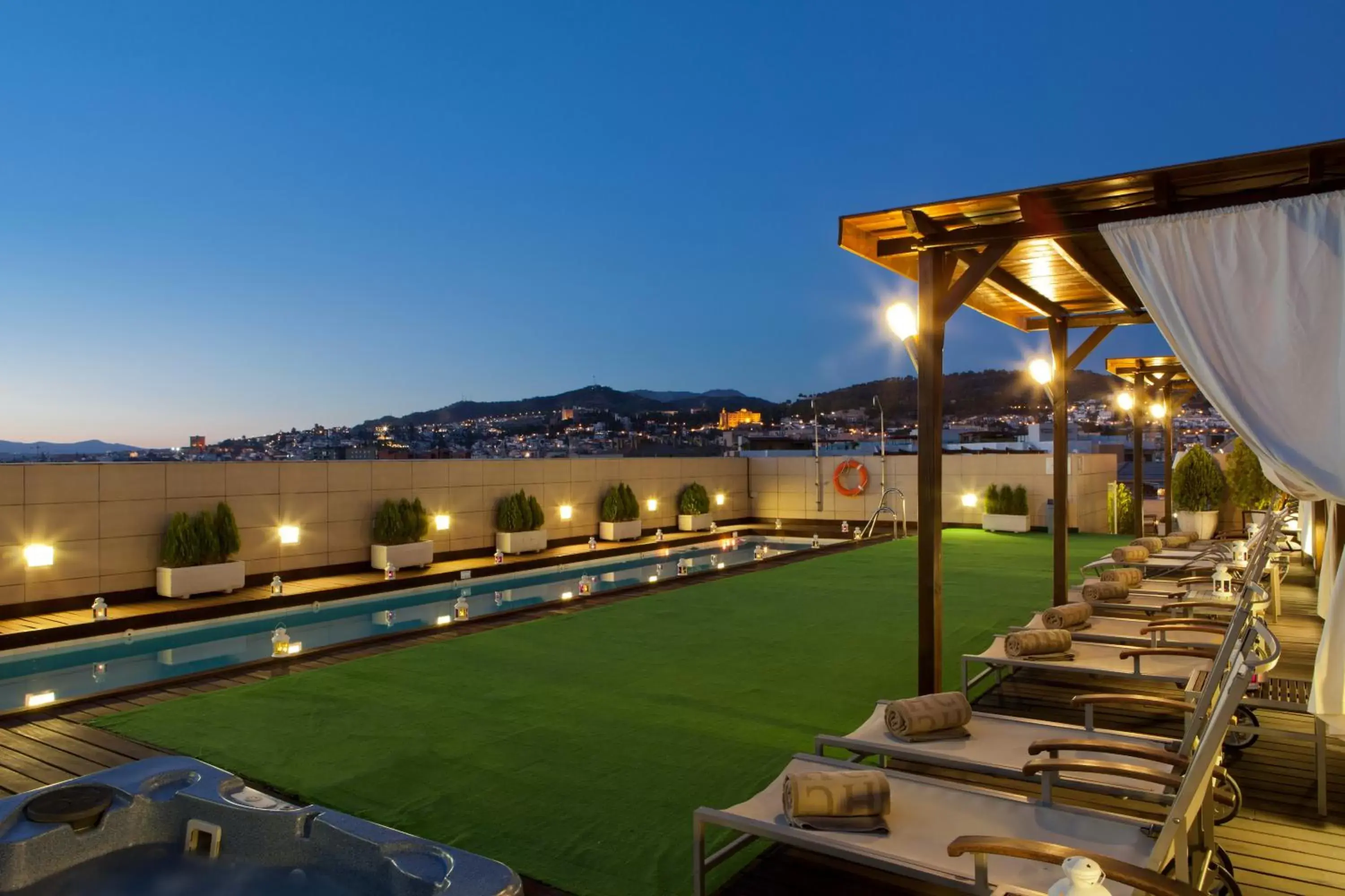 Pool view in Hotel Andalucía Center