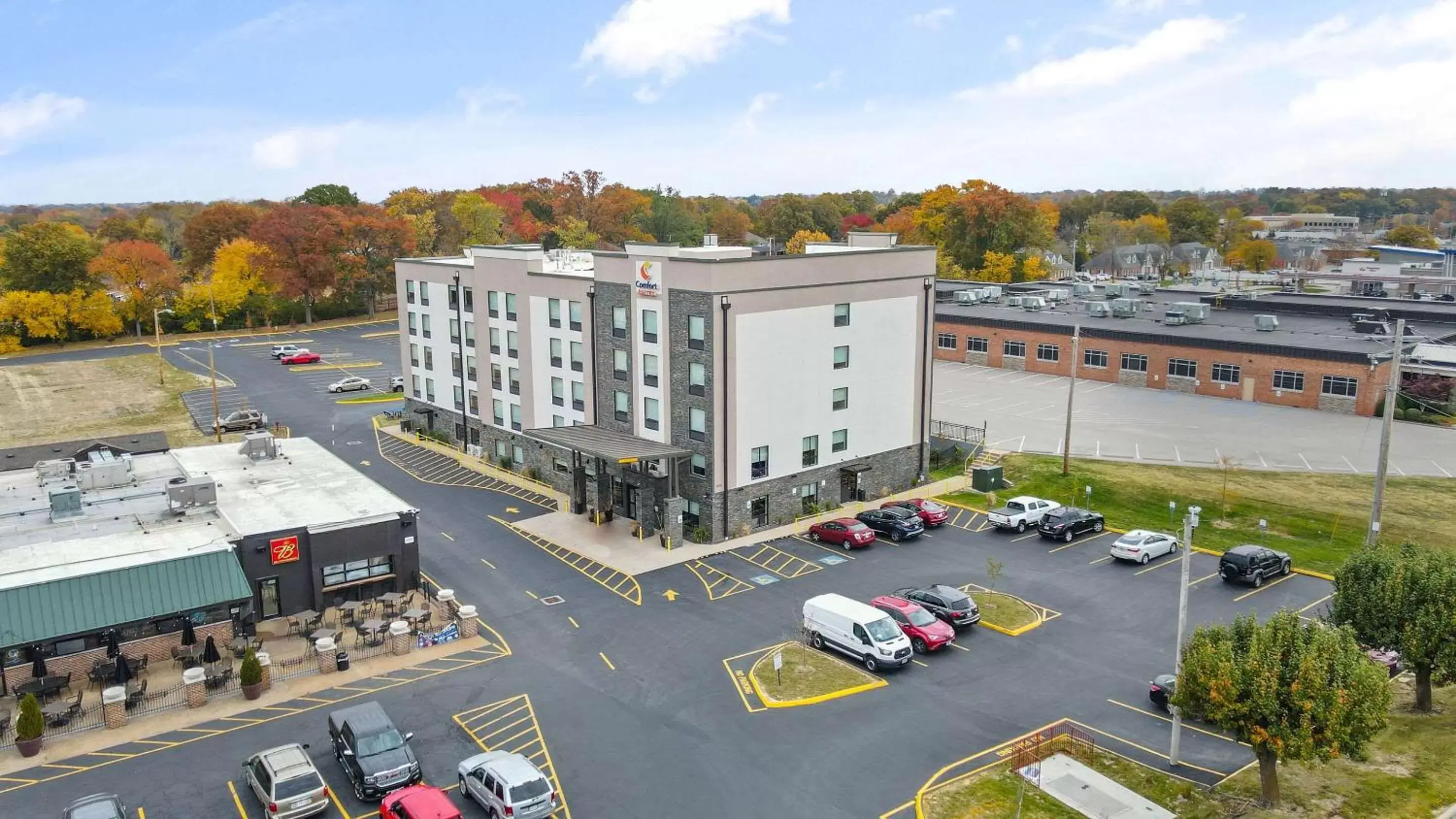 Property building in Comfort Suites St Louis - Sunset Hills