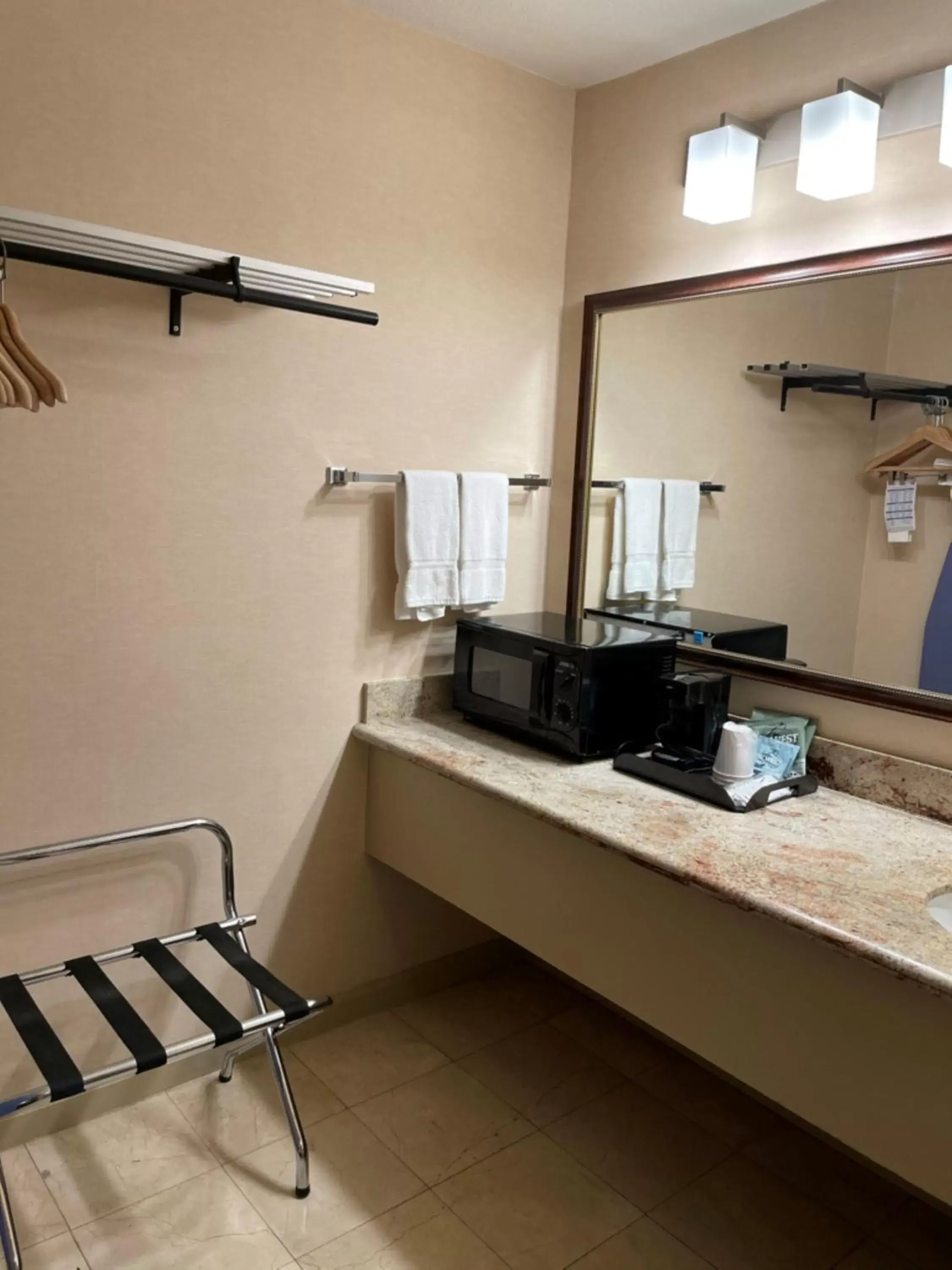 Bathroom in SureStay Plus Hotel by Best Western Mountain View