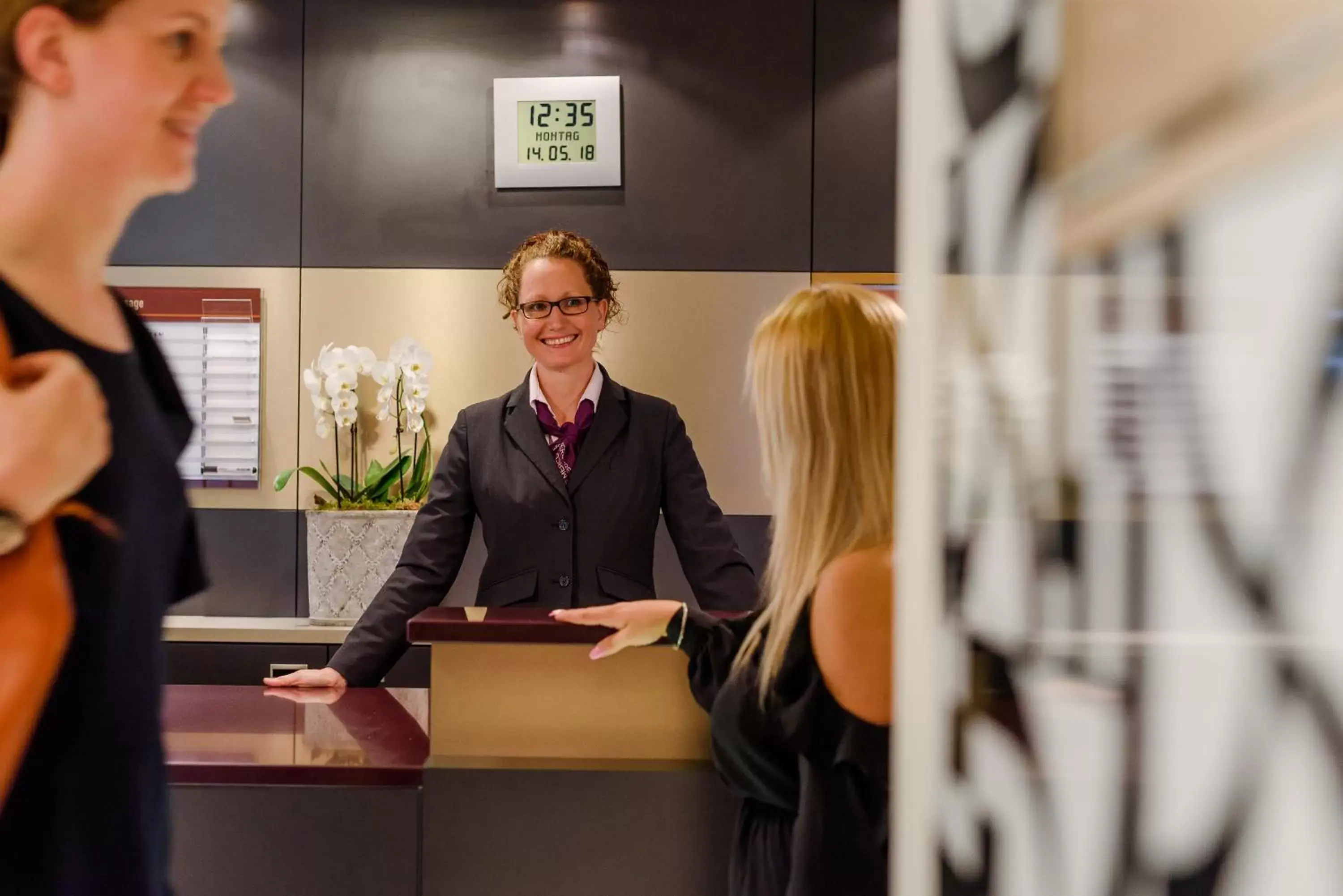 Lobby or reception, Staff in Mercure Hotel Berlin City West