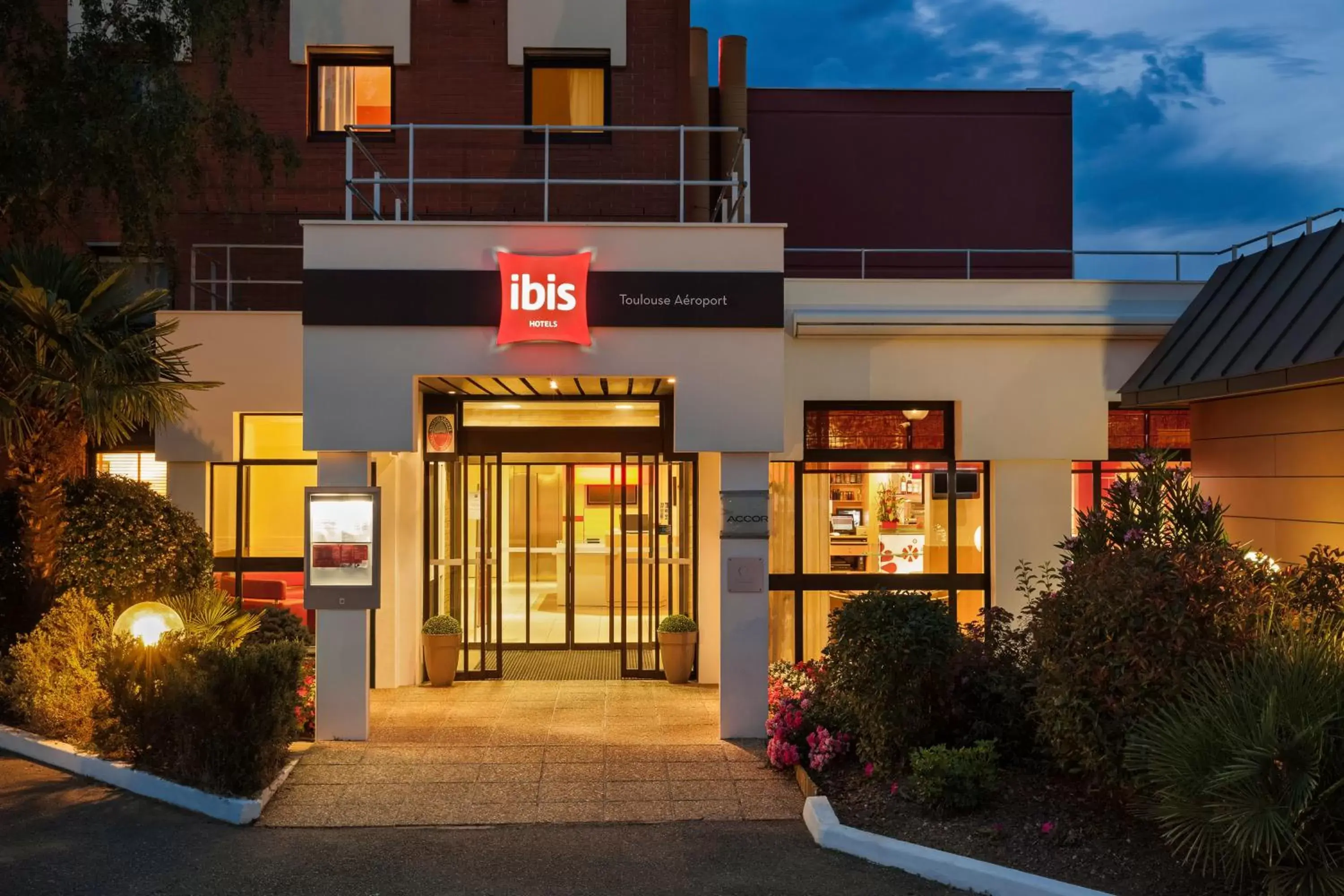 Facade/entrance, Property Building in ibis Toulouse Aeroport