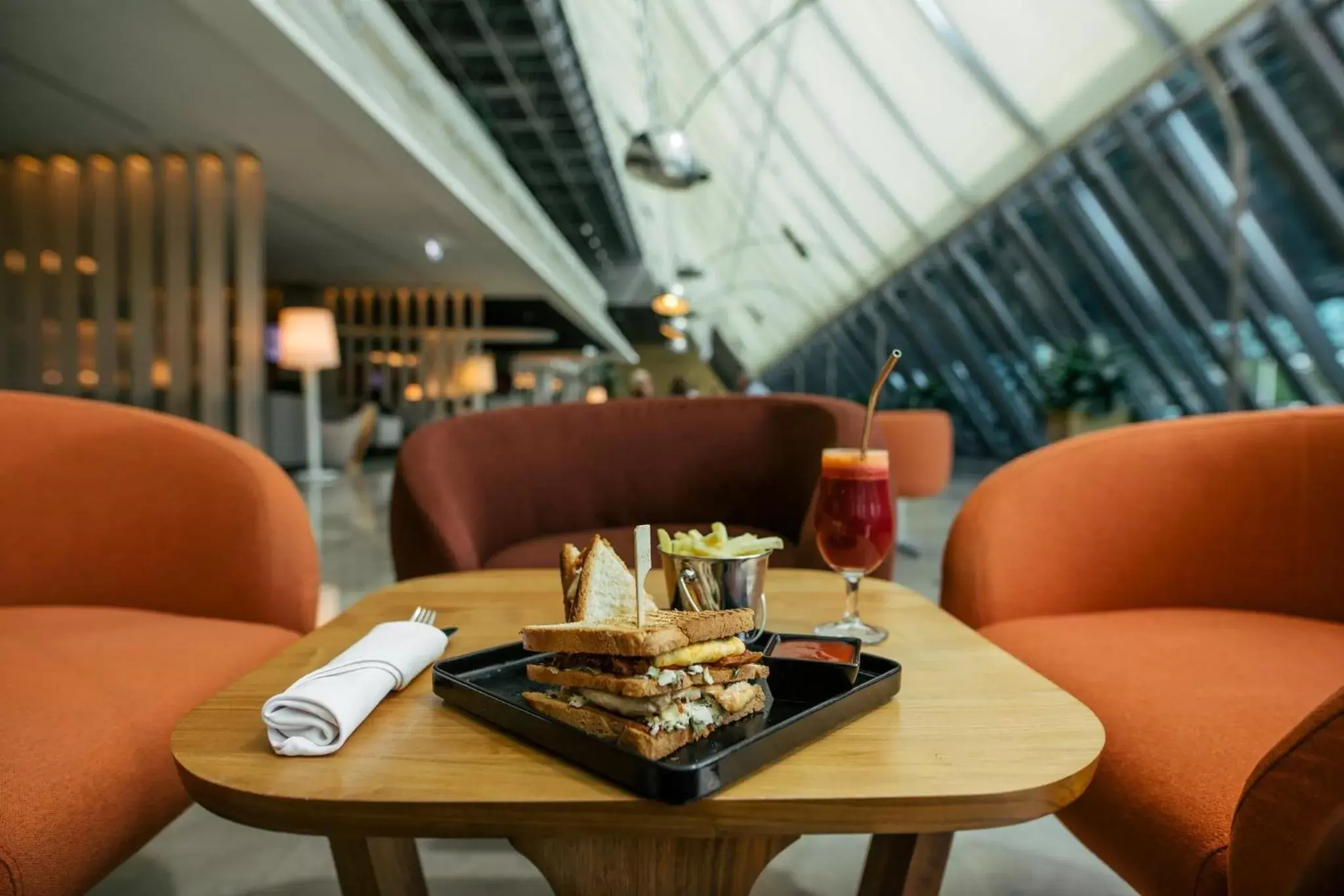 Lounge or bar in Crowne Plaza Belgrade, an IHG Hotel