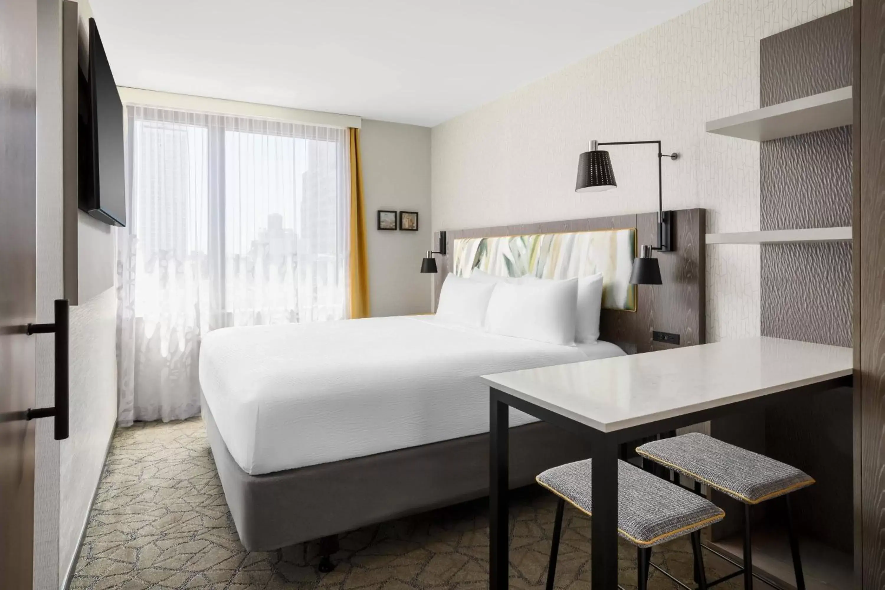 Photo of the whole room, Bed in TownePlace Suites by Marriott New York Manhattan/Chelsea